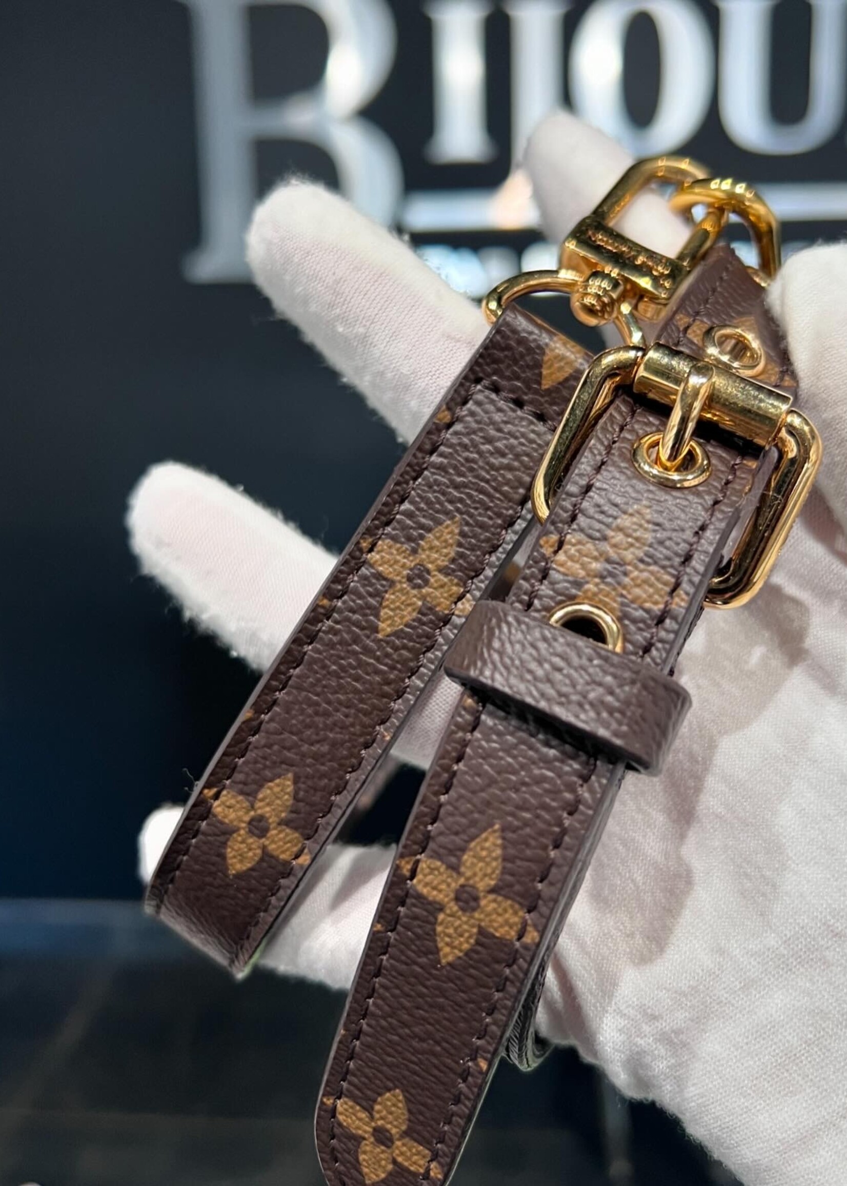 Louis Vuitton SOLD - Louis Vuitton Pallas MM Black