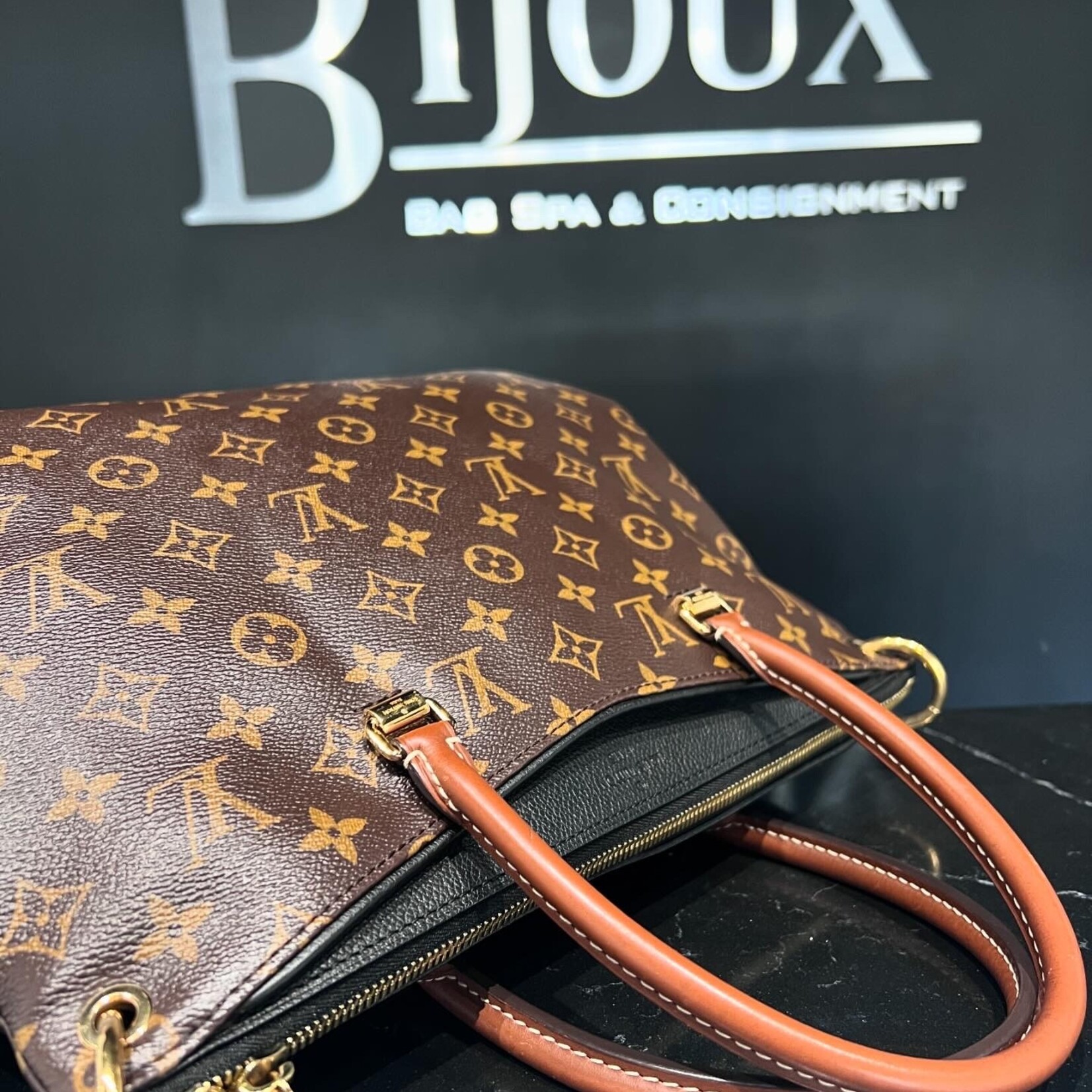 Louis Vuitton SOLD - Louis Vuitton Pallas MM Black