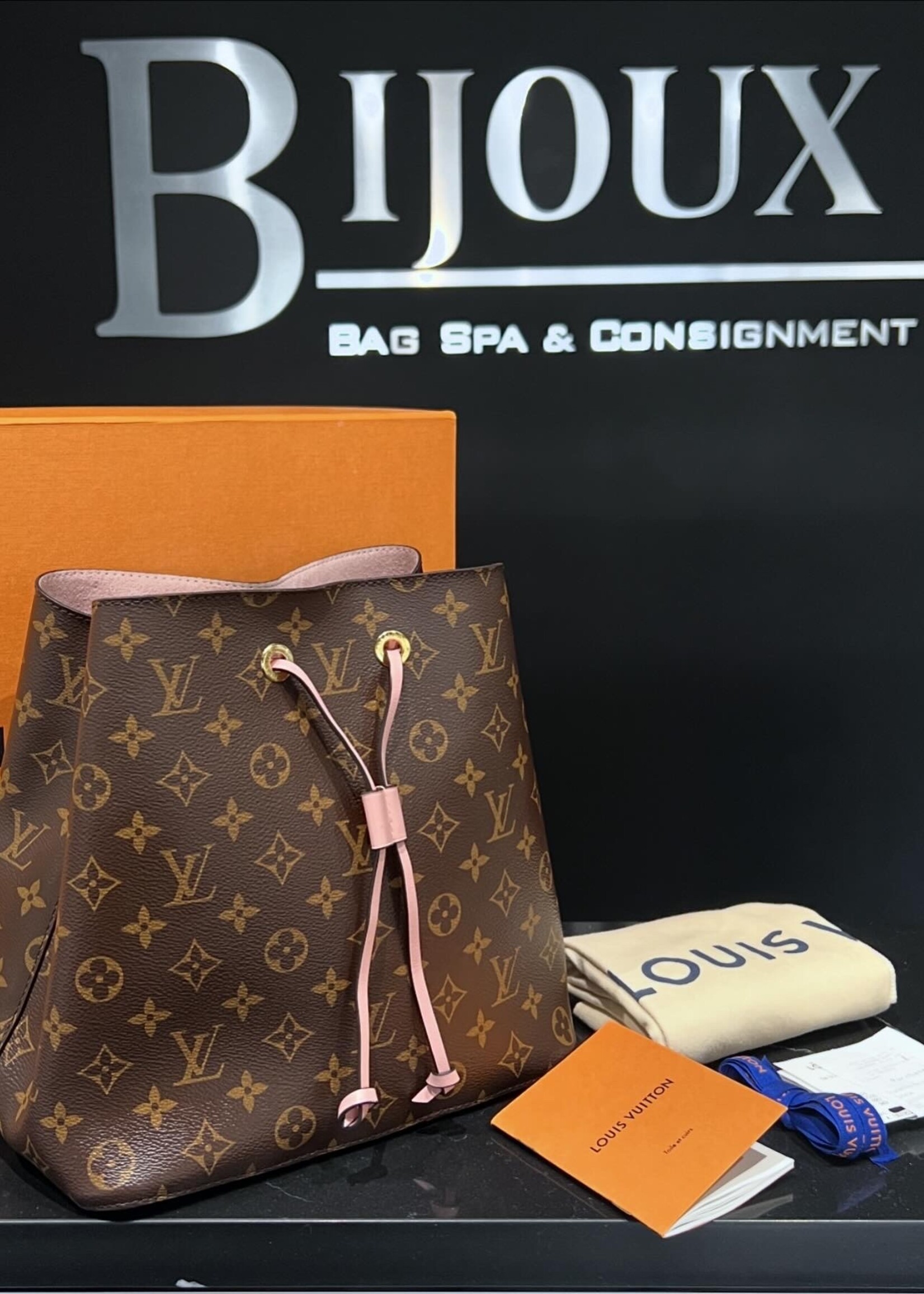 SOLD - Louis Vuitton Neo Neo