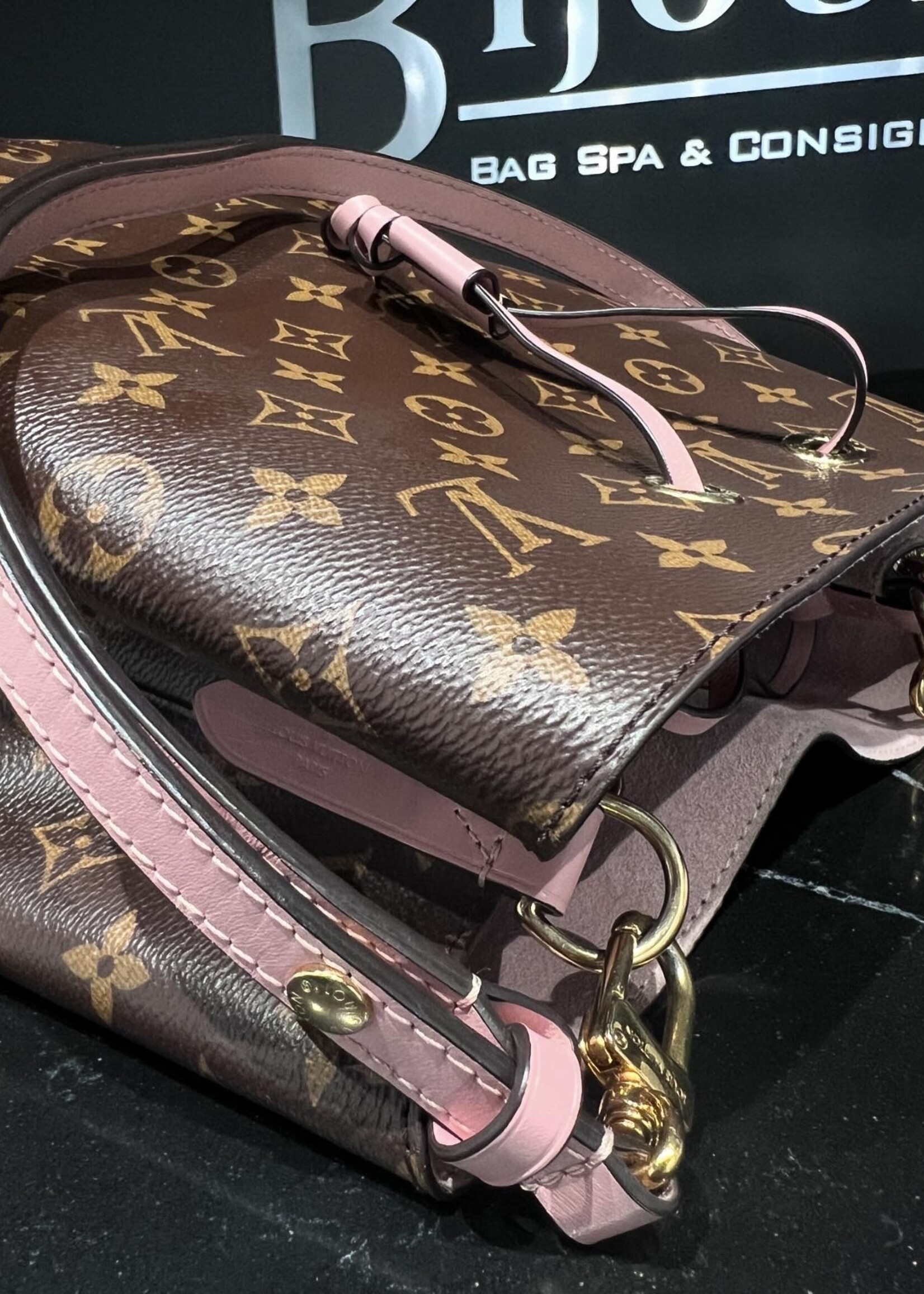 SOLD - Louis Vuitton Neo Neo