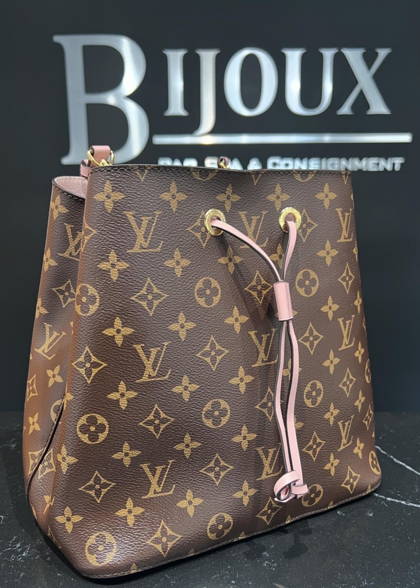 SOLD - Louis Vuitton Neo Neo