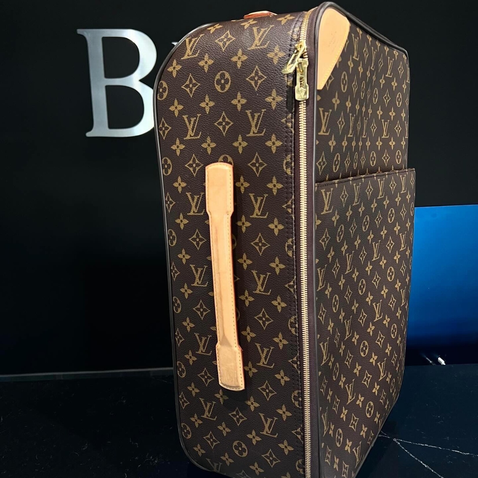 Louis Vuitton SOLD- Louis Vuitton Pegases Legere 55