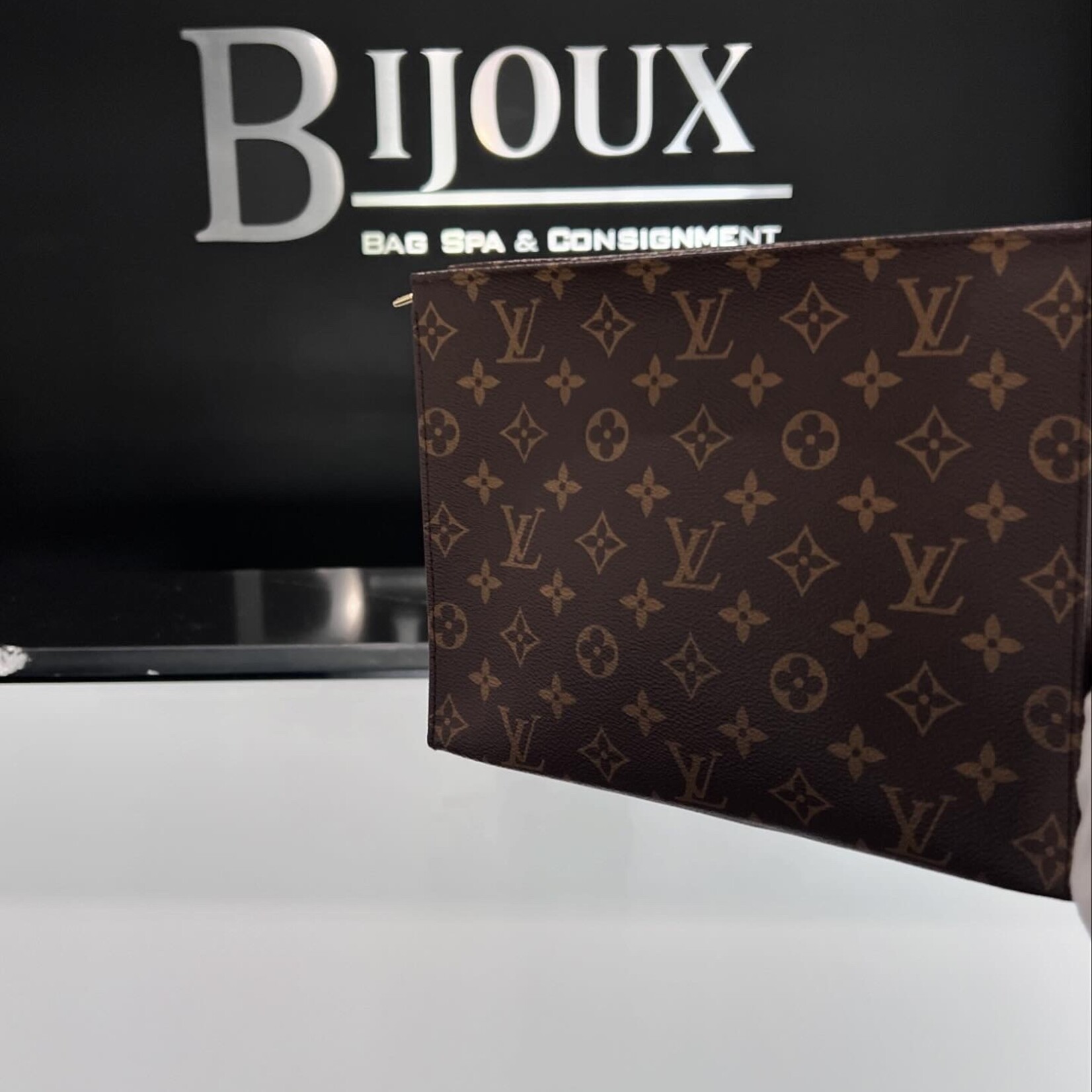 Louis Vuitton SOLD- Louis Vuitton Toiletry 26