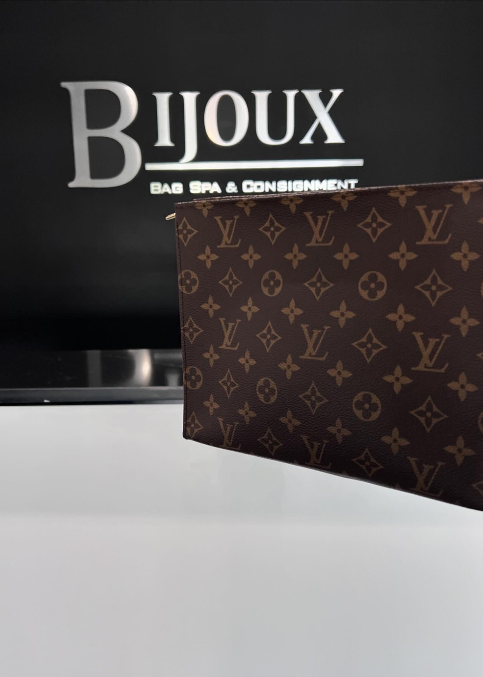 Louis Vuitton SOLD- Louis Vuitton Toiletry 26