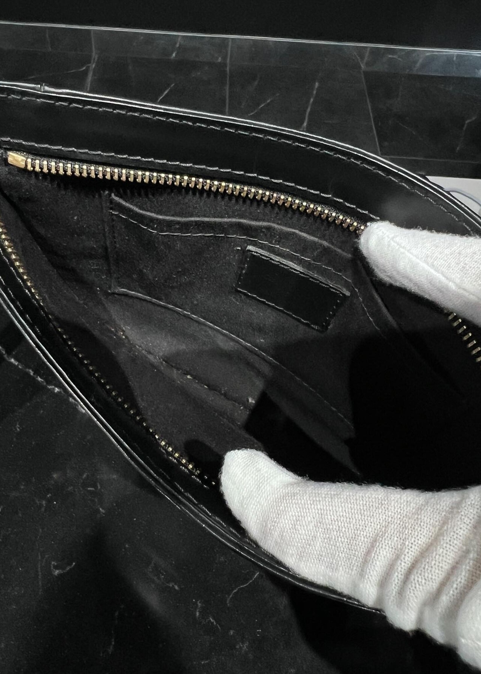 Louis Vuitton SOLD- Louis Vuitton epi Sarvanga