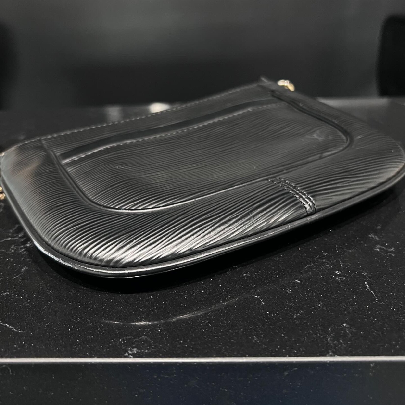 Louis Vuitton SOLD- Louis Vuitton epi Sarvanga