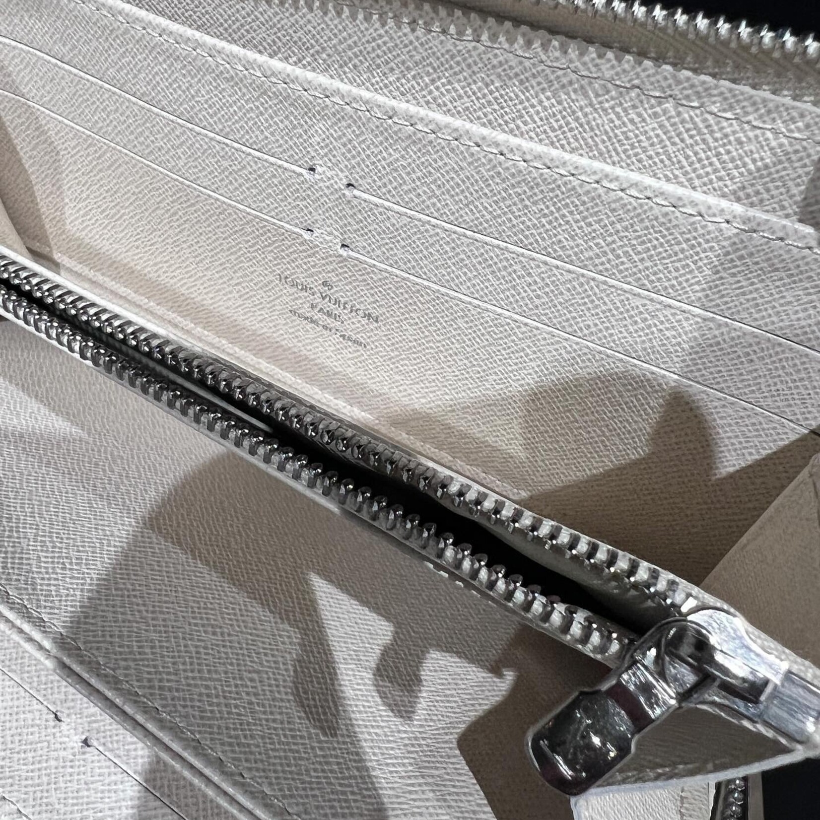 Louis Vuitton Louis Vuitton white Epi Zippy Wallet