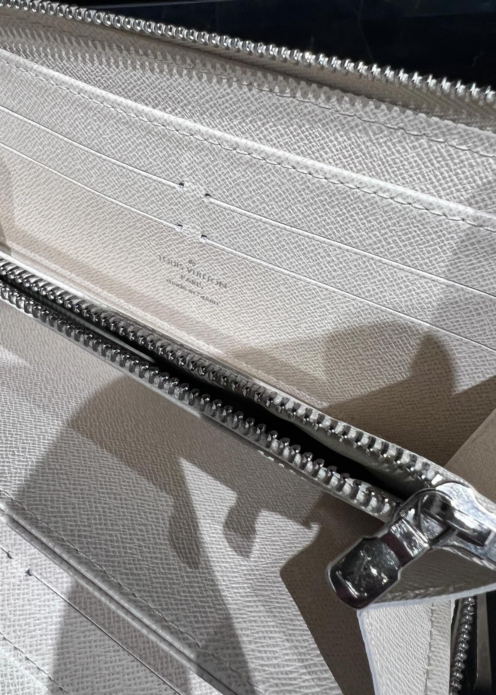 Louis Vuitton Louis Vuitton white Epi Zippy Wallet