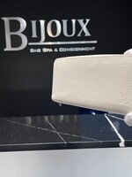 Louis Vuitton Louis Vuitton white Epi Zippy Wallet