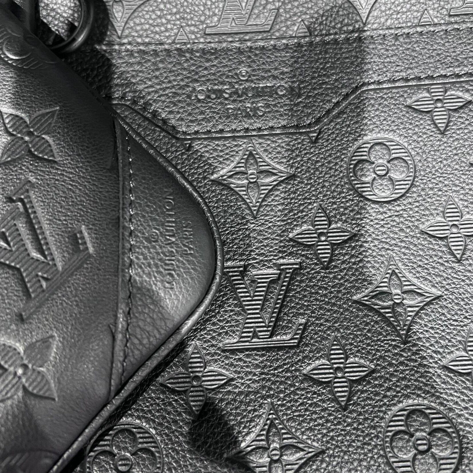 Louis Vuitton SOLD- Louis Vuitton Trio Messanger Noir