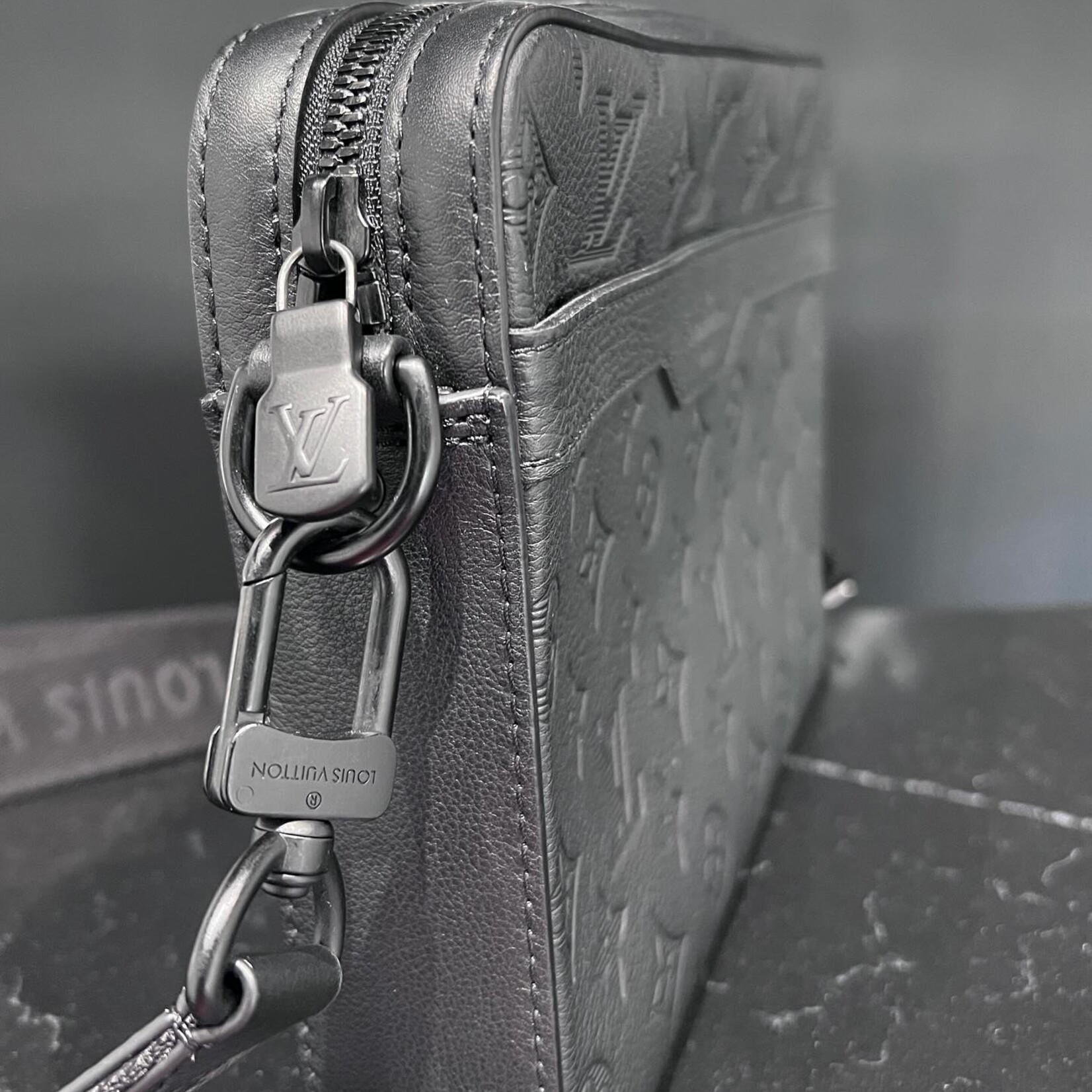 Louis Vuitton SOLD- Louis Vuitton Trio Messanger Noir