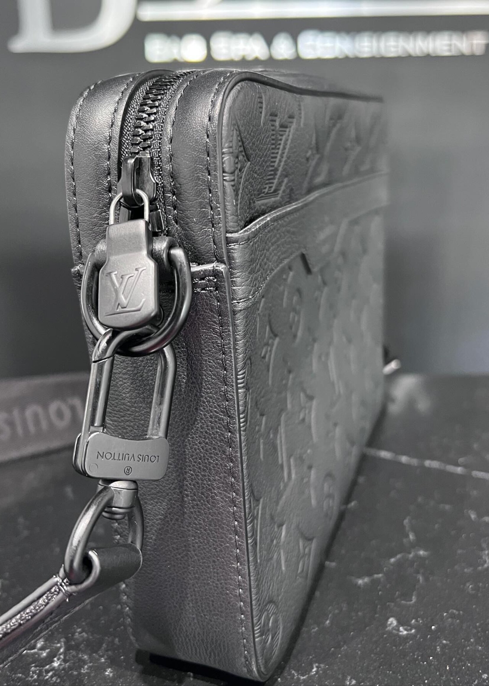 Louis Vuitton SOLD- Louis Vuitton Trio Messanger Noir