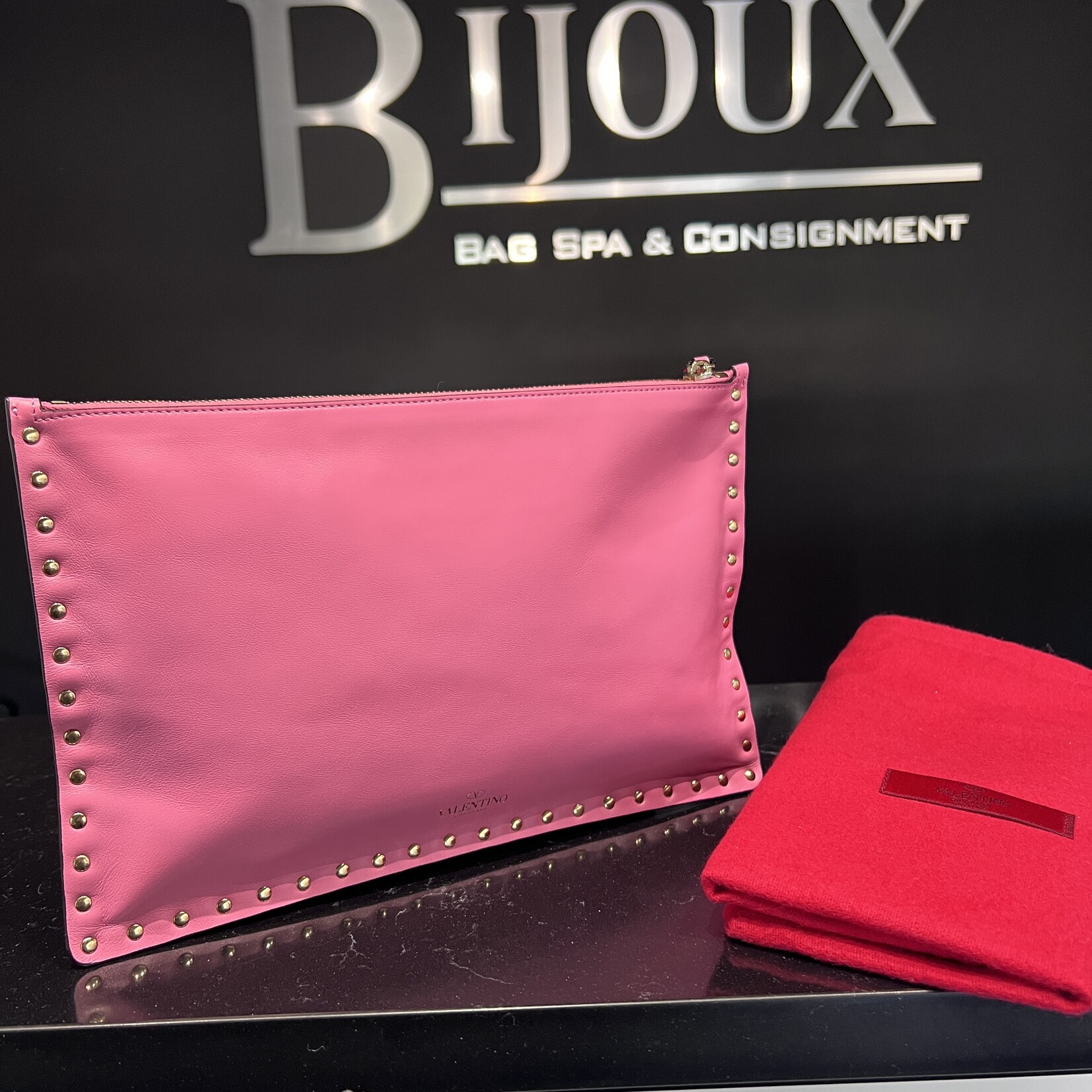 Valentino SOLD- Valentino Garavani Clutch