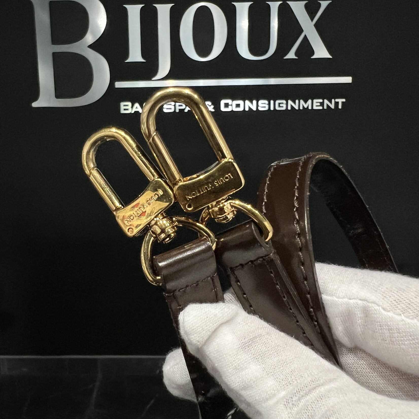 Louis Vuitton SOLD - Louis Vuitton Kensington