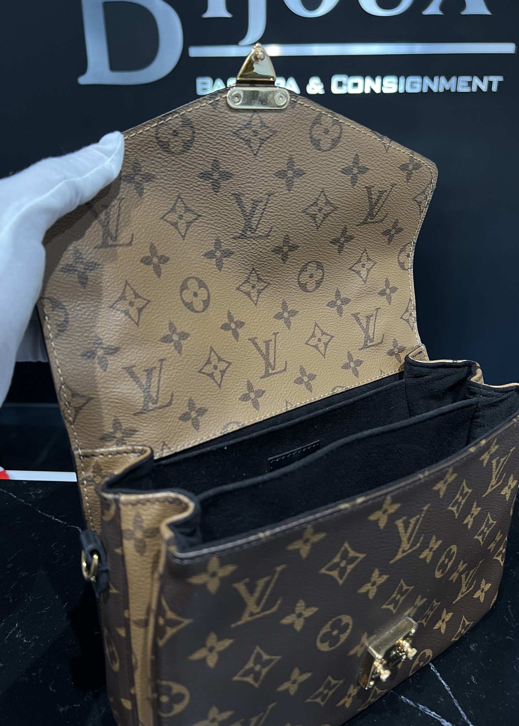 Louis Vuitton SOLD- Louis Vuitton Pochette Metis Reverse
