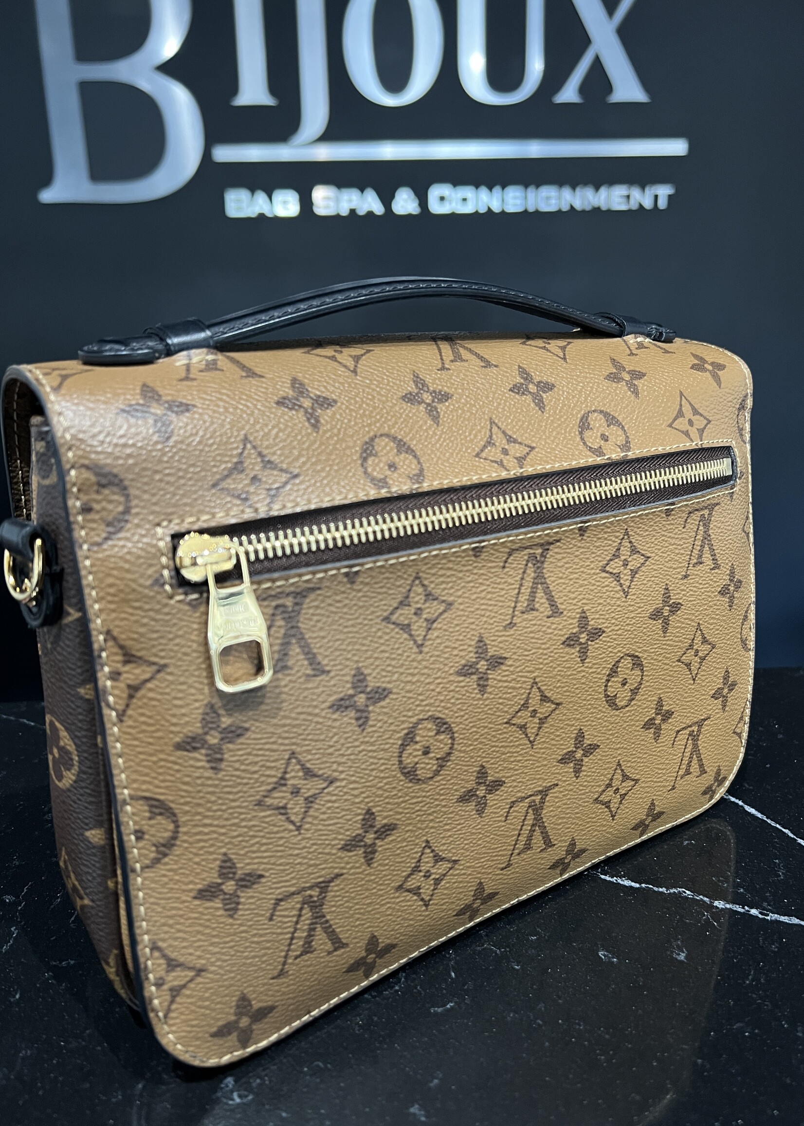 Louis Vuitton SOLD- Louis Vuitton Pochette Metis Reverse