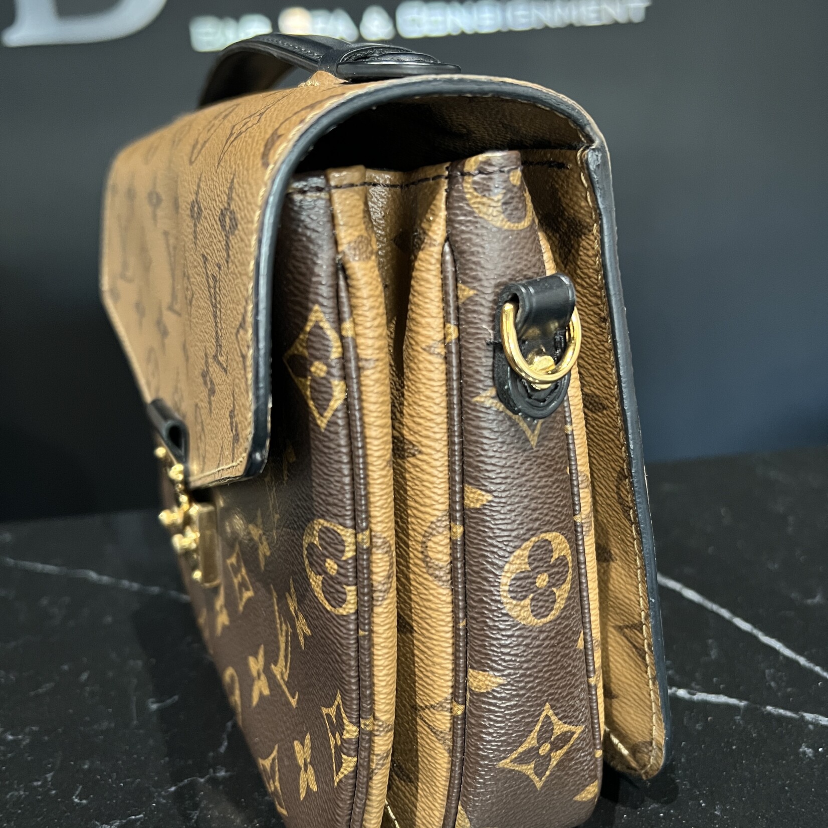 Louis Vuitton SOLD- Louis Vuitton Pochette Metis Reverse