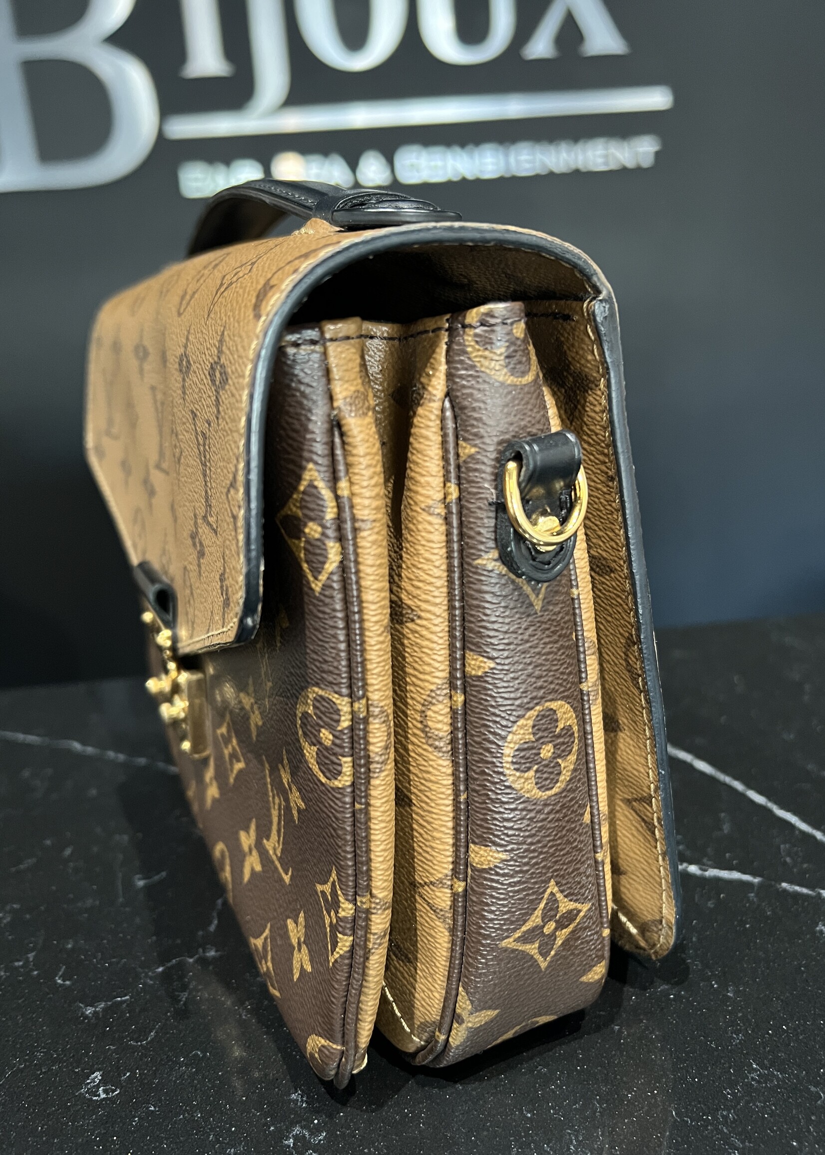 Louis Vuitton SOLD- Louis Vuitton Pochette Metis Reverse