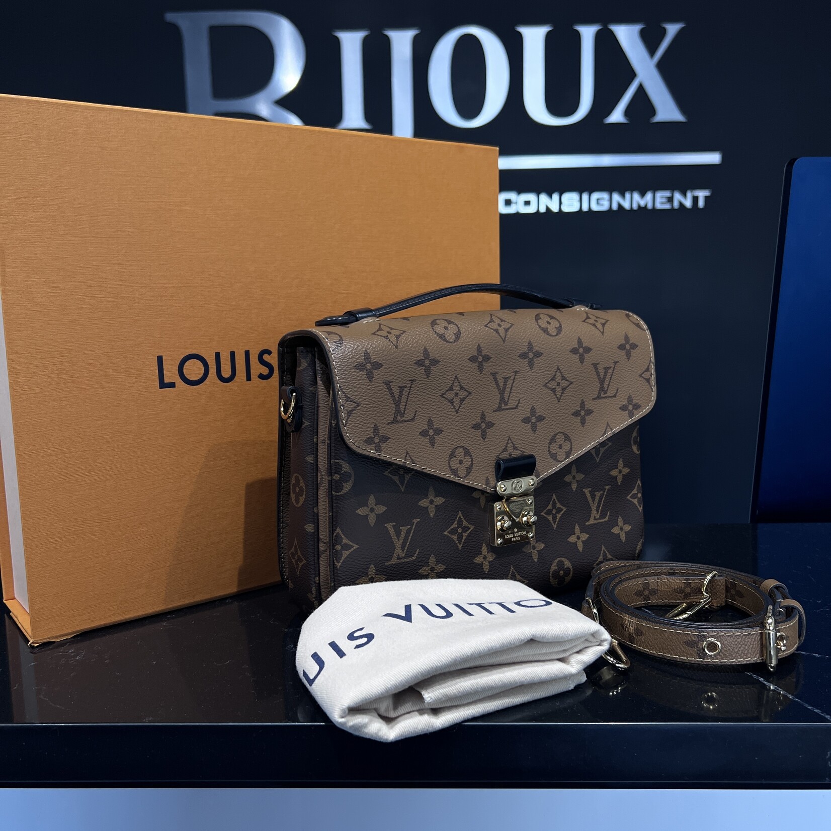 Louis Vuitton SOLD- Louis Vuitton Pochette Metis Reverse