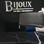 Louis Vuitton Louis Vuitton Black Epi Zippy Wallet