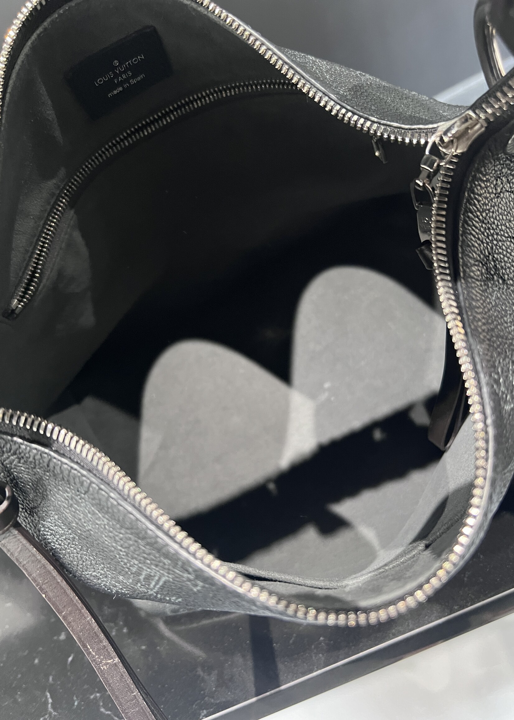 Louis Vuitton SOLD - Louis Vuitton Mahina