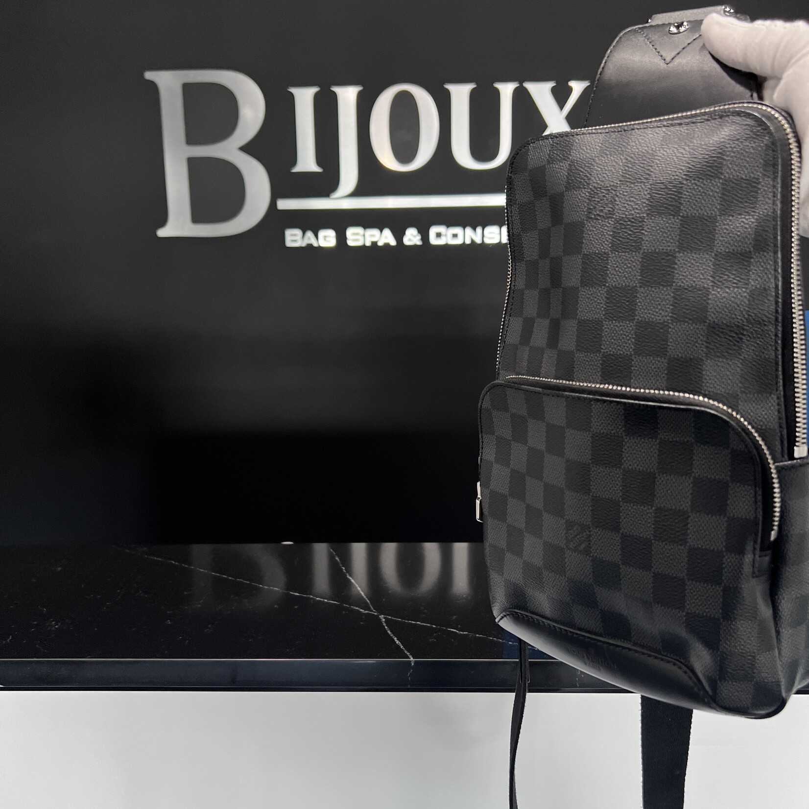Louis Vuitton SOLD- Louis Vuitton Avenue Sling Bag