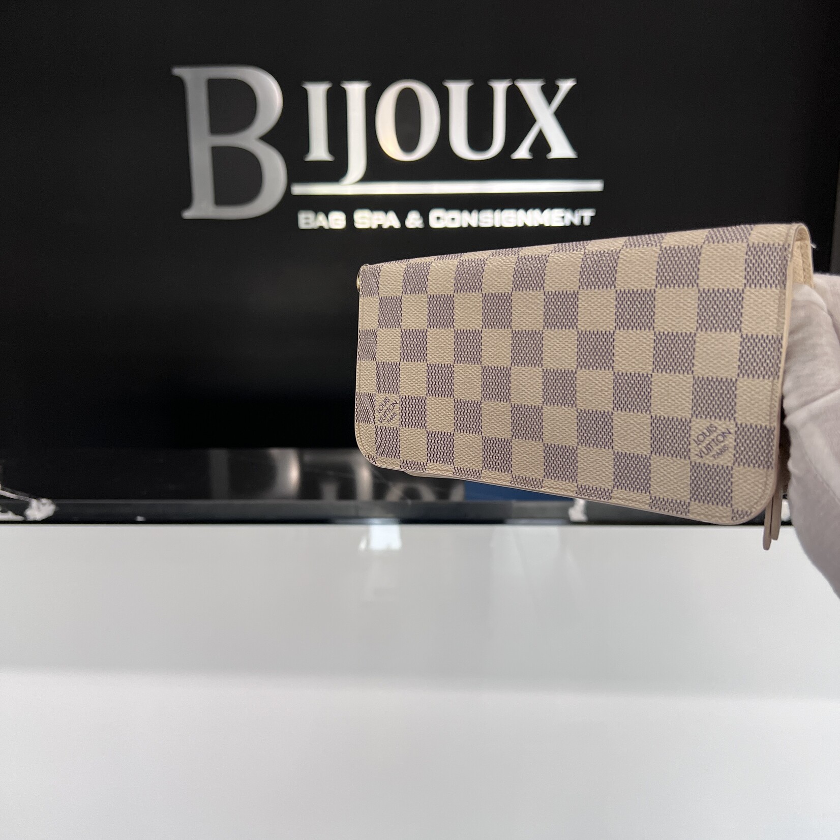 Louis Vuitton Louis Vuitton Insolite Wallet