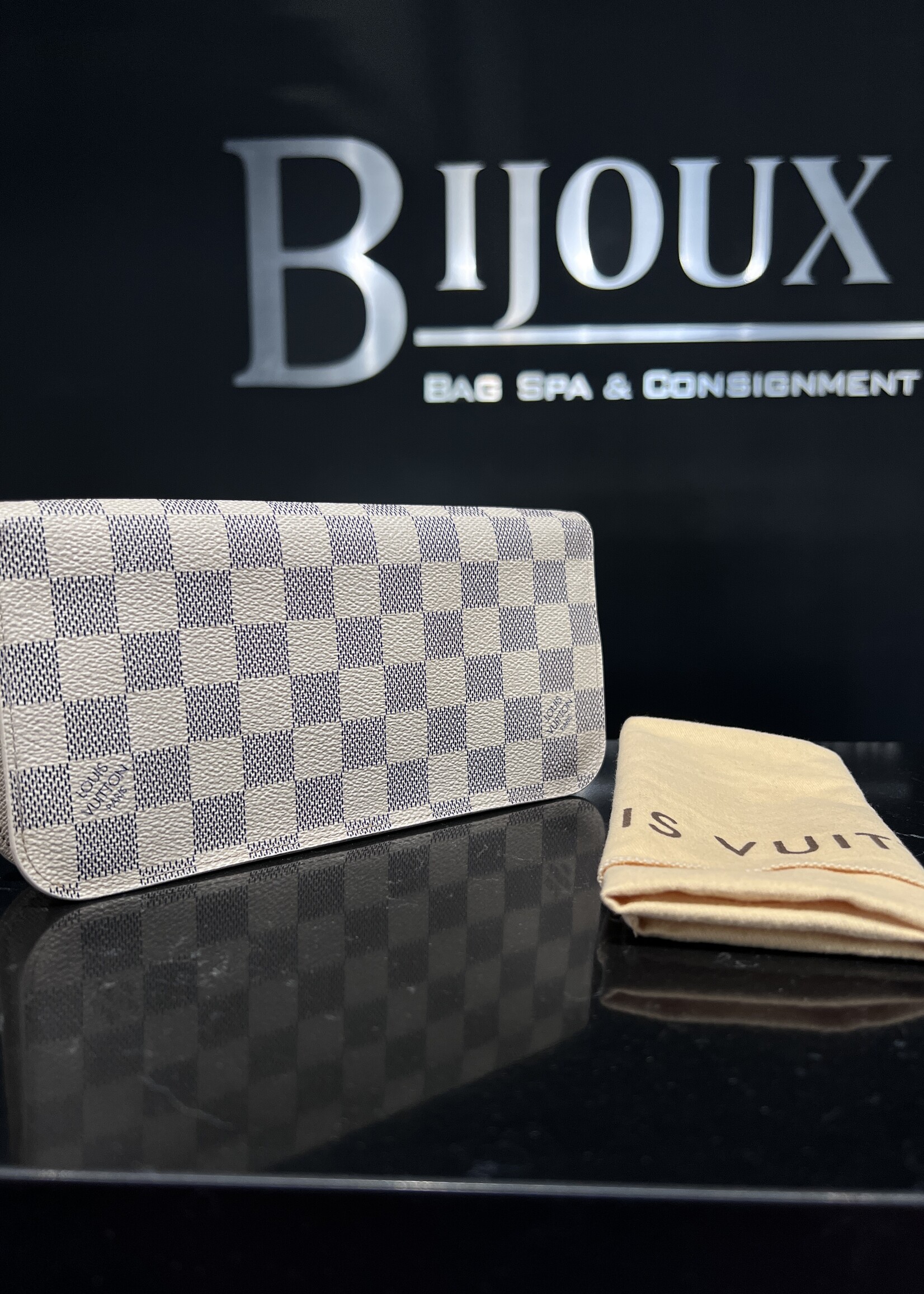 Louis Vuitton Louis Vuitton Insolite Wallet