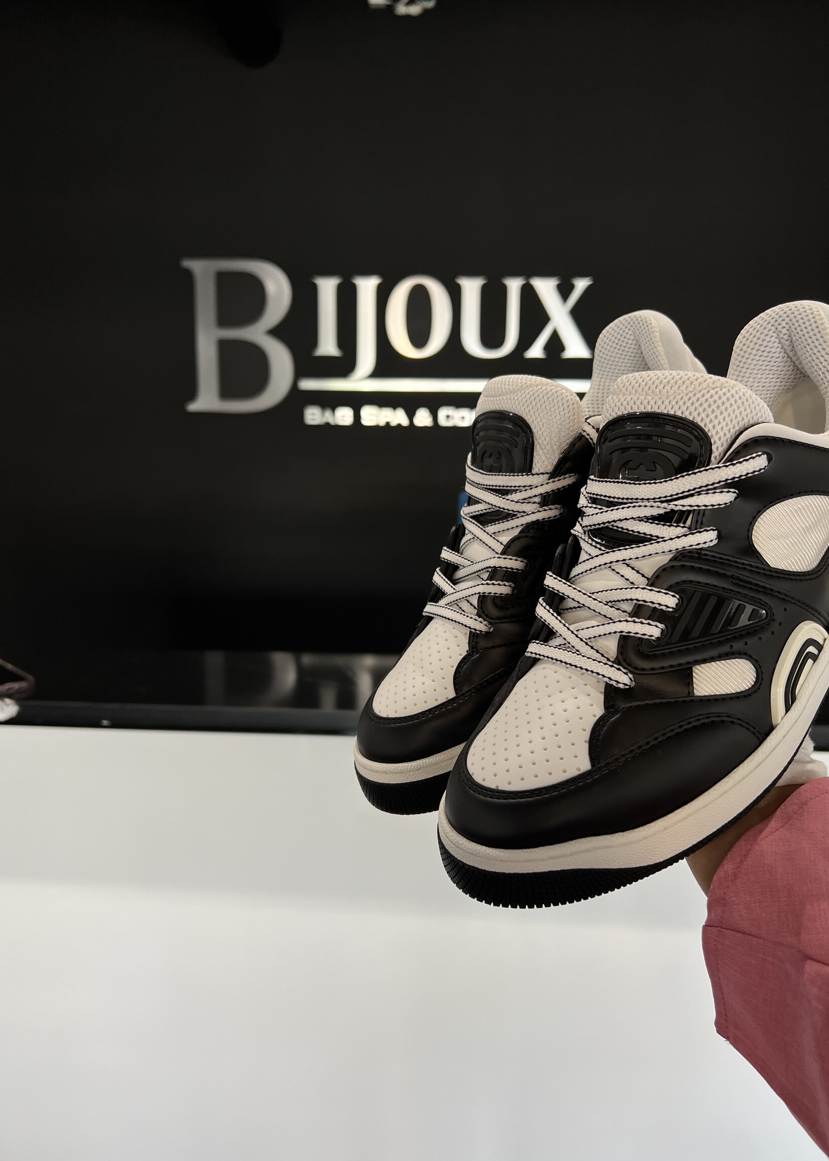 Gucci SOLD - Gucci Basket Demetria Sneakers 7.5 M/ 9.5 W