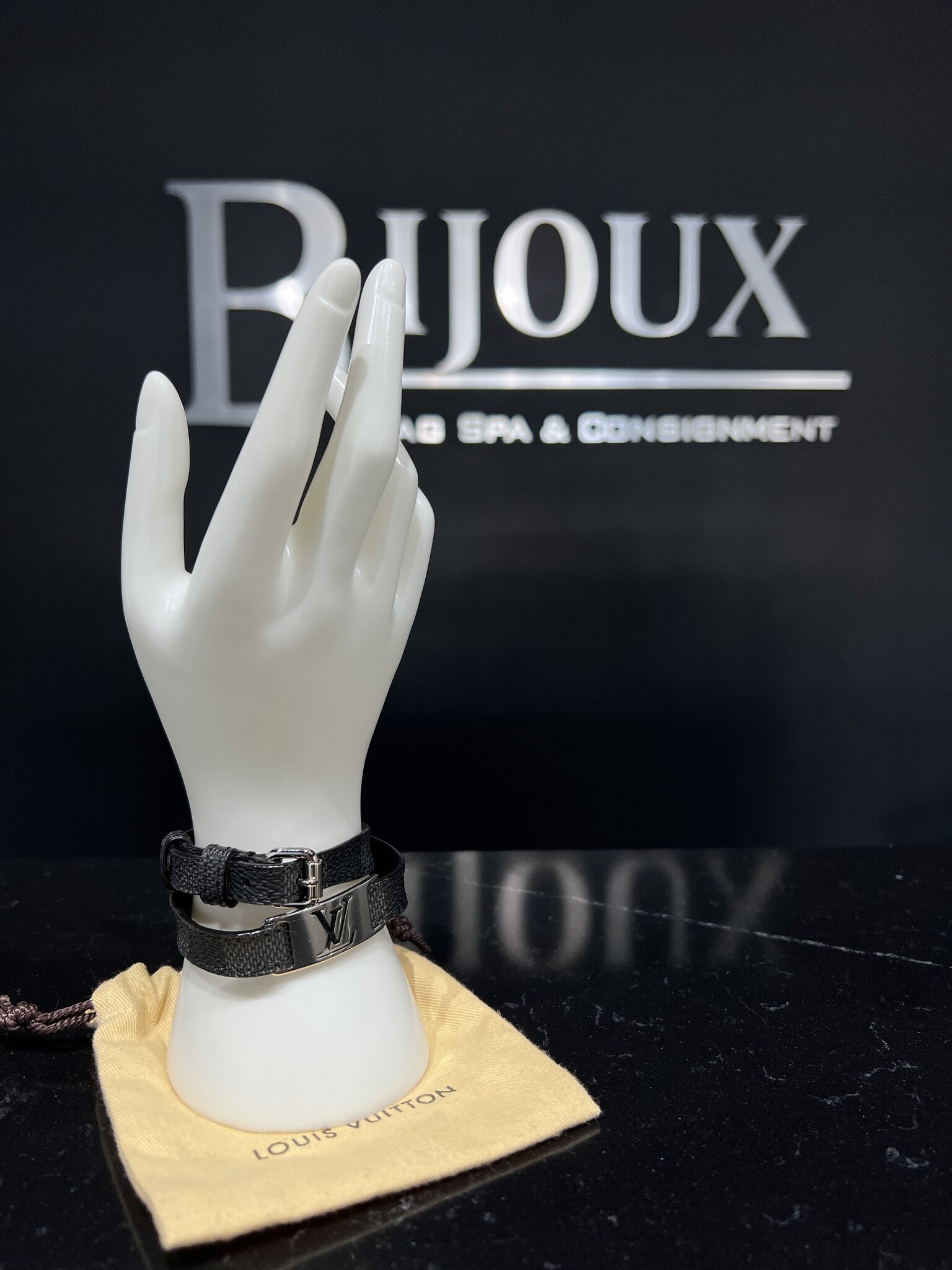 アクセサリー LOUIS VUITTON/Bracelet Sign It/M6623E LOUIS VUITTON M6623E Sign it Bracelet Damier Black Leather