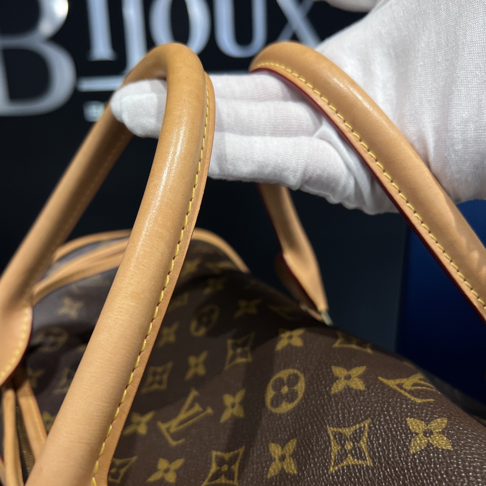 Louis Vuitton SOLD - Louis Vuitton Sac Chein 40