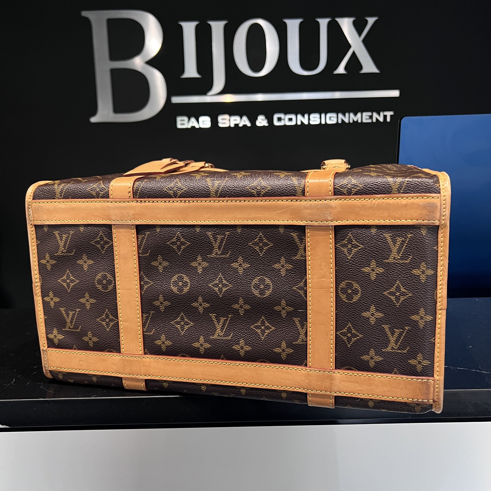 Louis Vuitton SOLD - Louis Vuitton Sac Chein 40