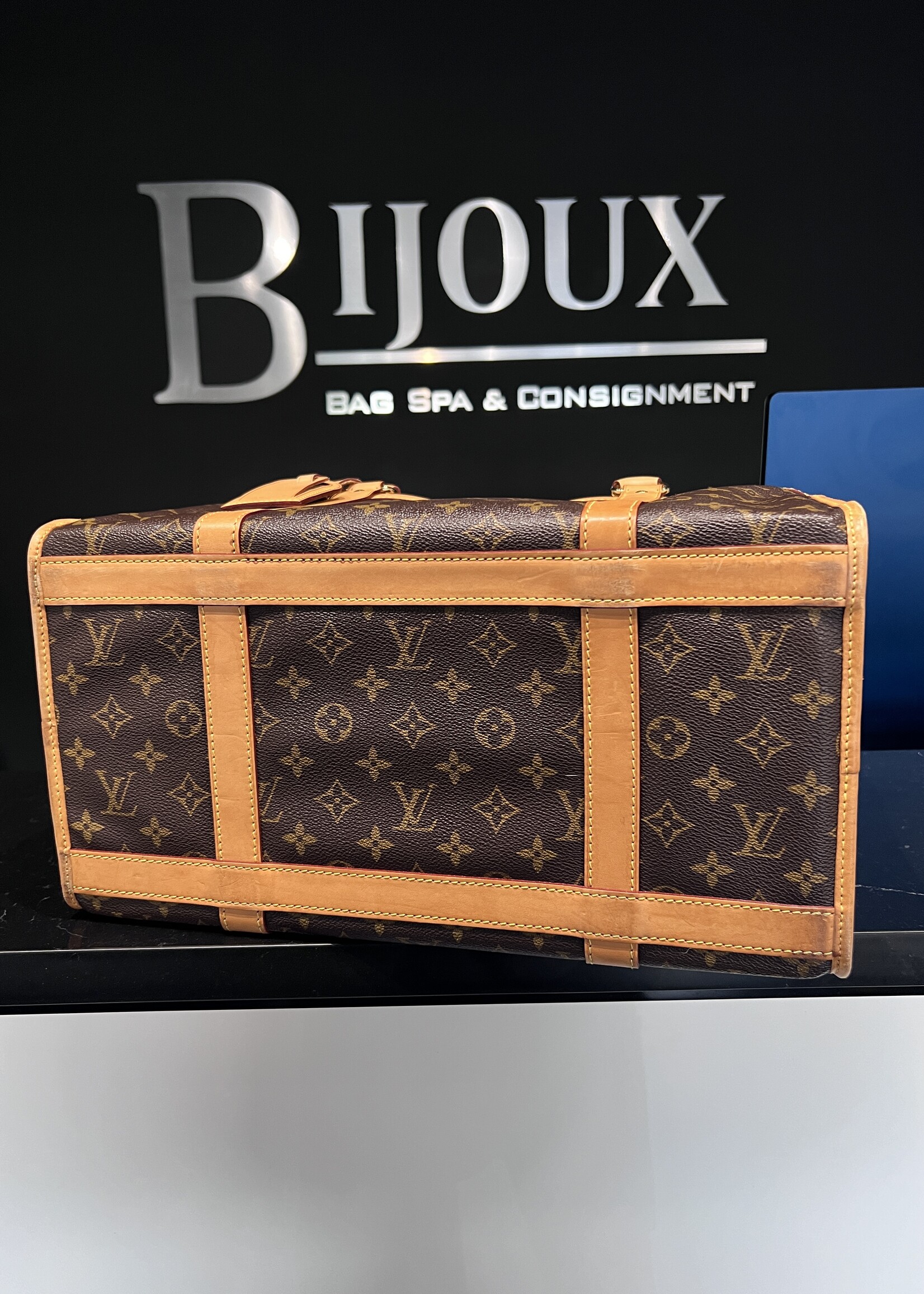 Louis Vuitton SOLD - Louis Vuitton Sac Chein 40