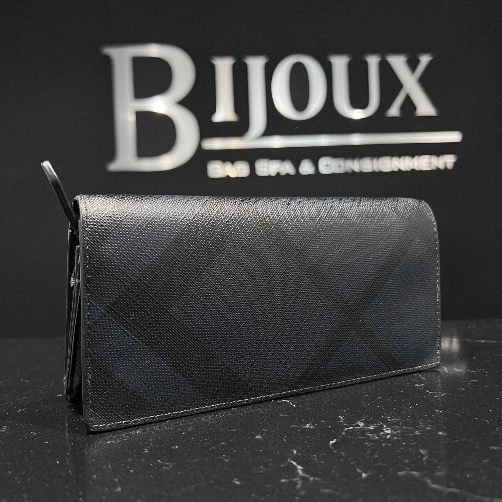 Burberry SOLD - Burberry Navy/Black Bifold Large Wallet