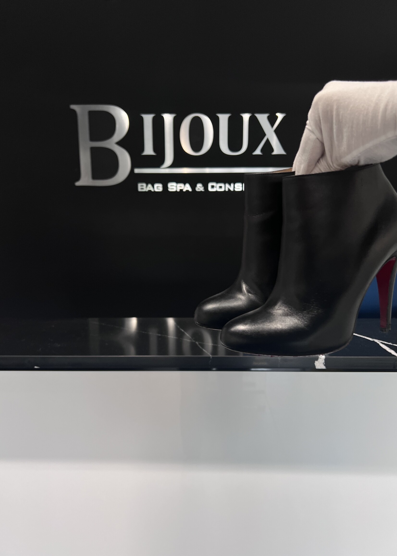 Christian Louboutin Christian Louboutin Bella Calf 100 Boots - 37