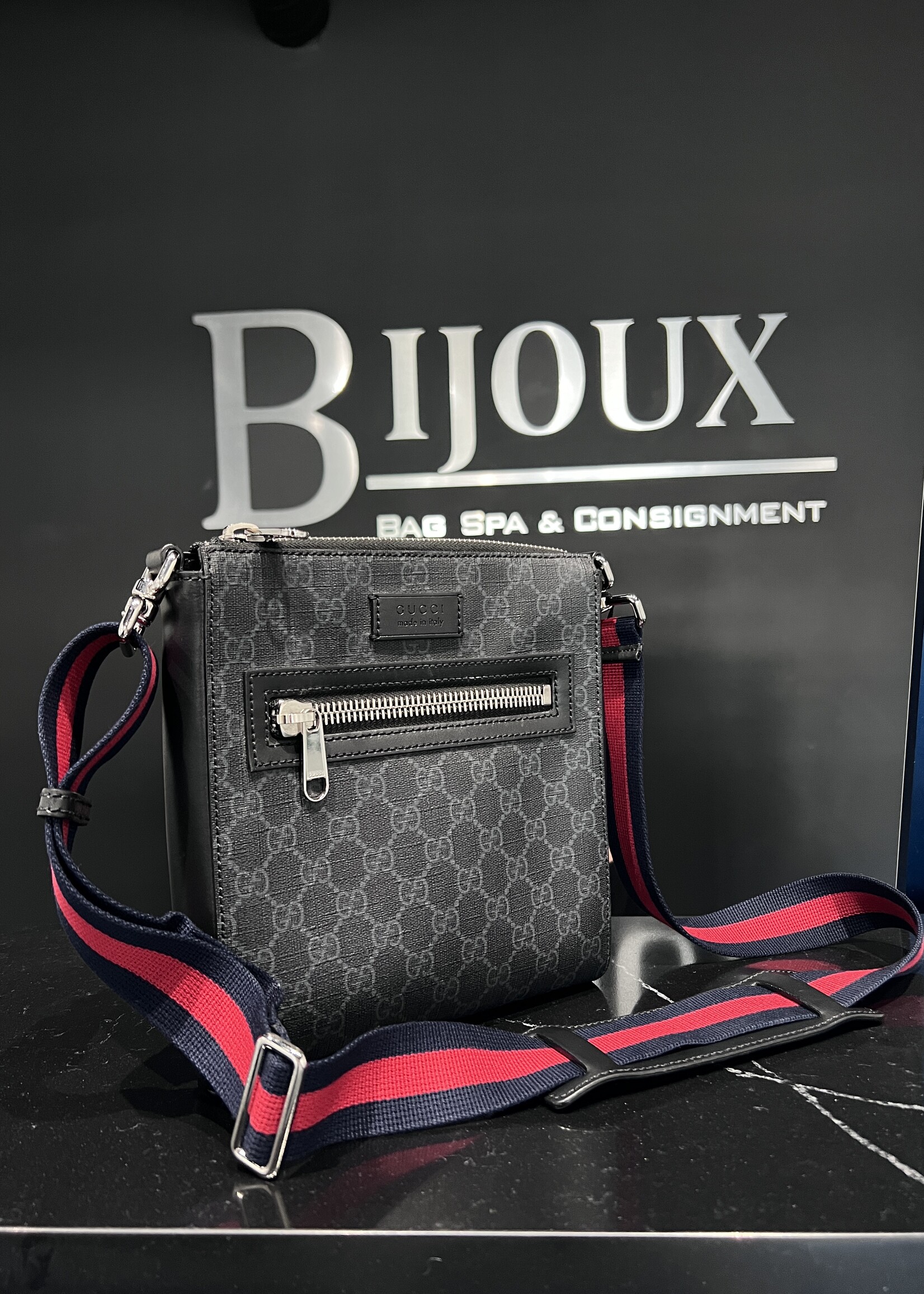 Gucci SOLD- Gucci Messenger