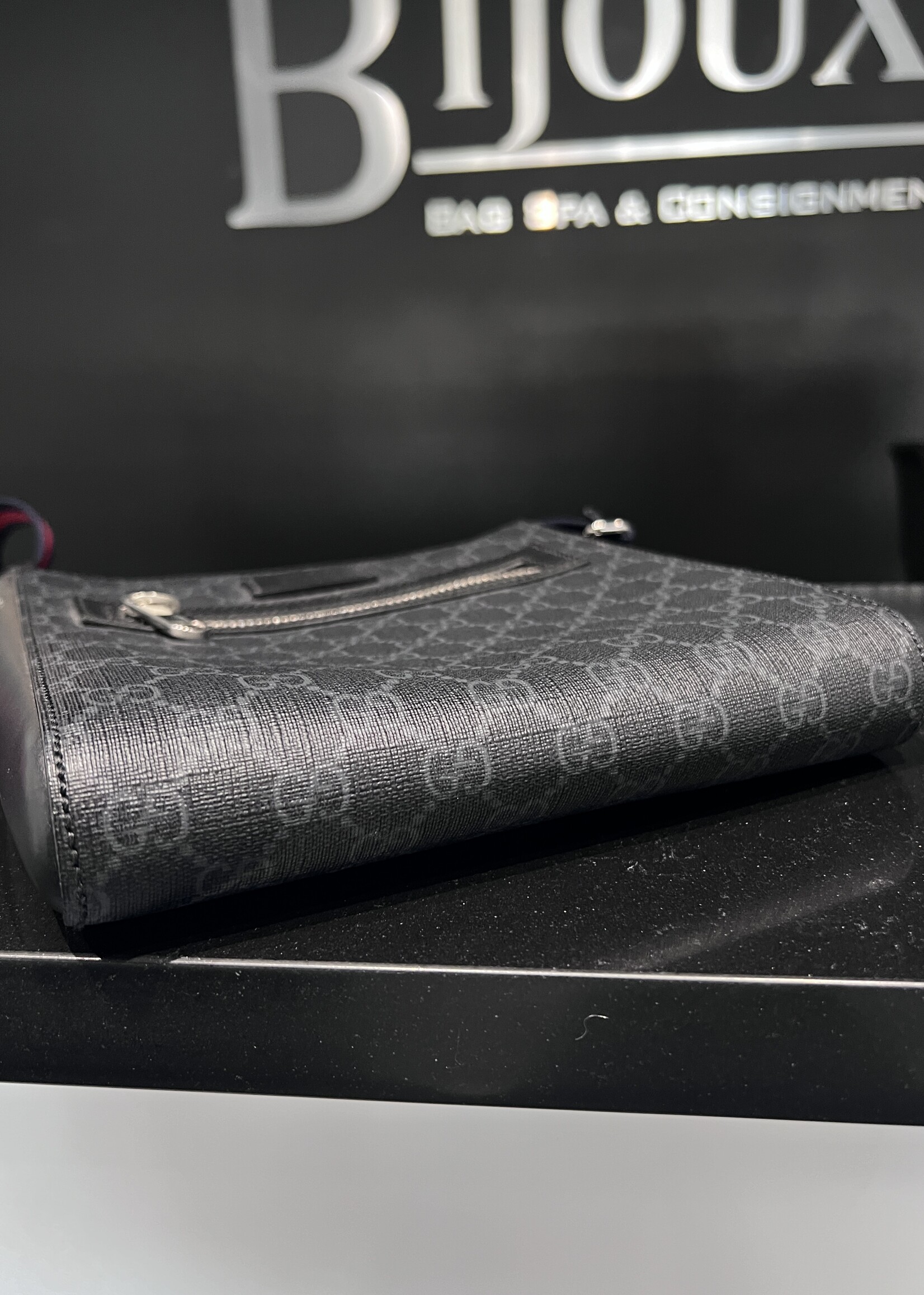 Gucci SOLD- Gucci Messenger