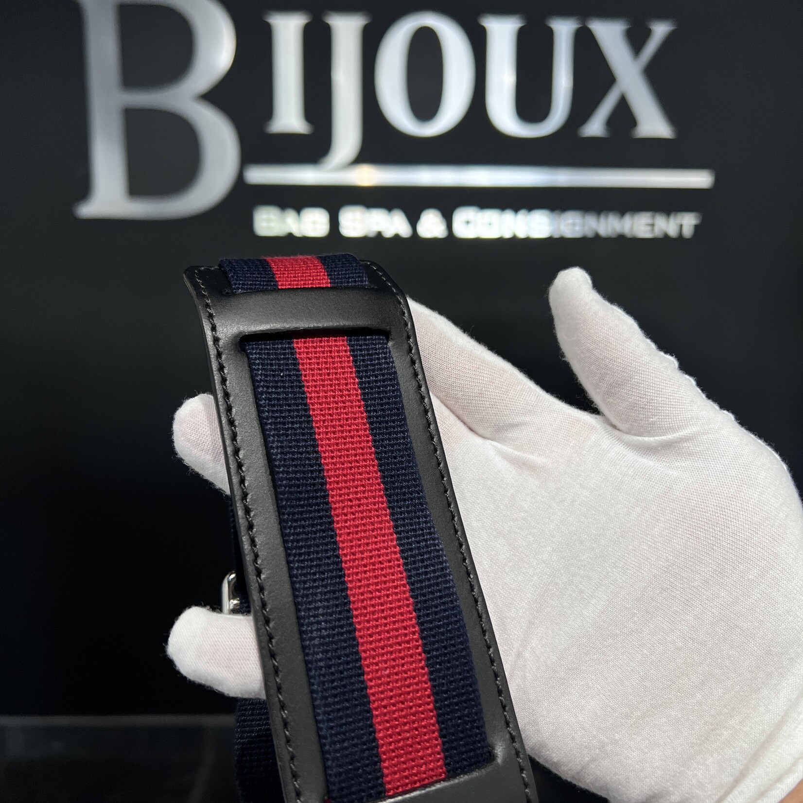 Gucci SOLD- Gucci Messenger