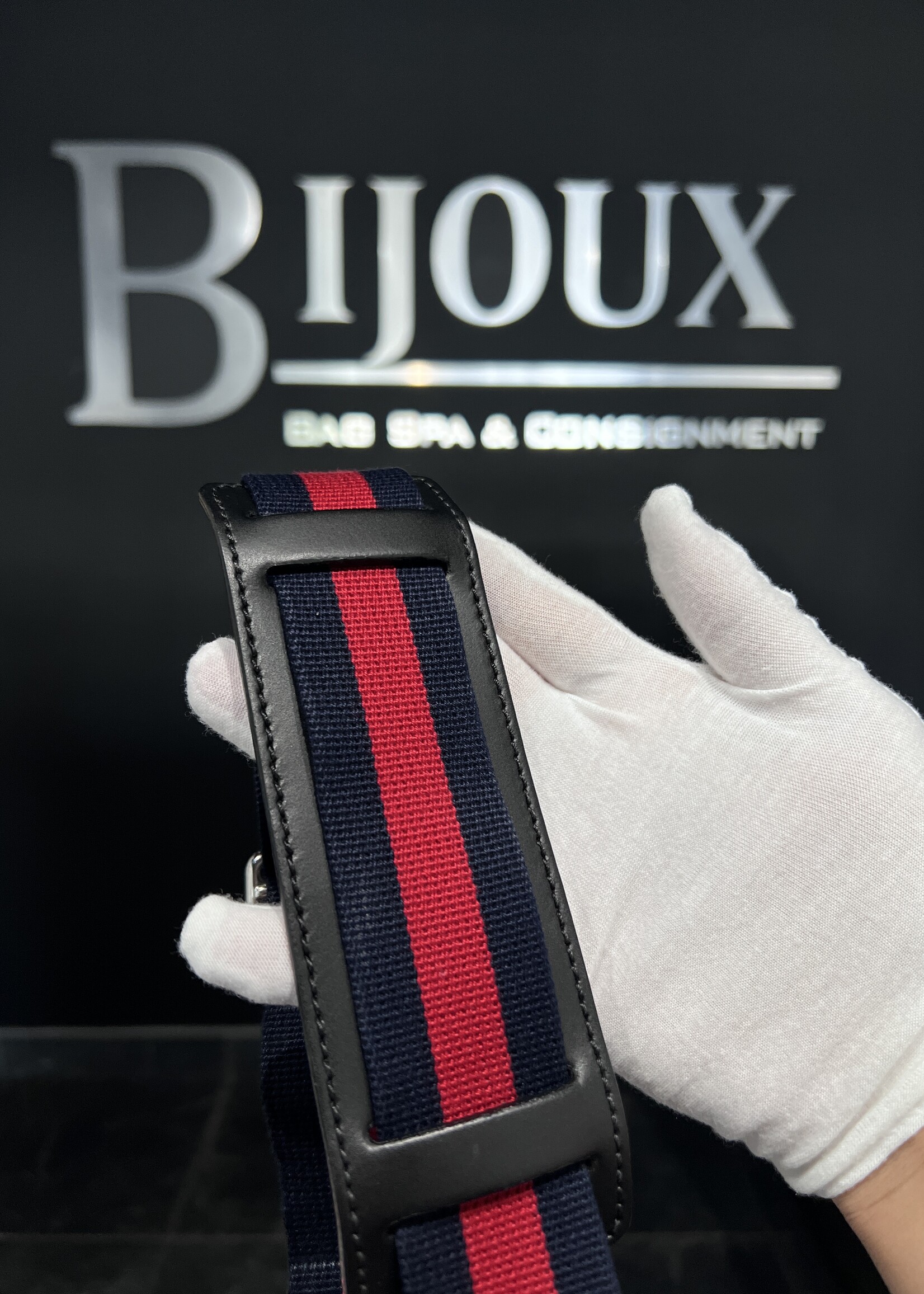 Gucci SOLD- Gucci Messenger