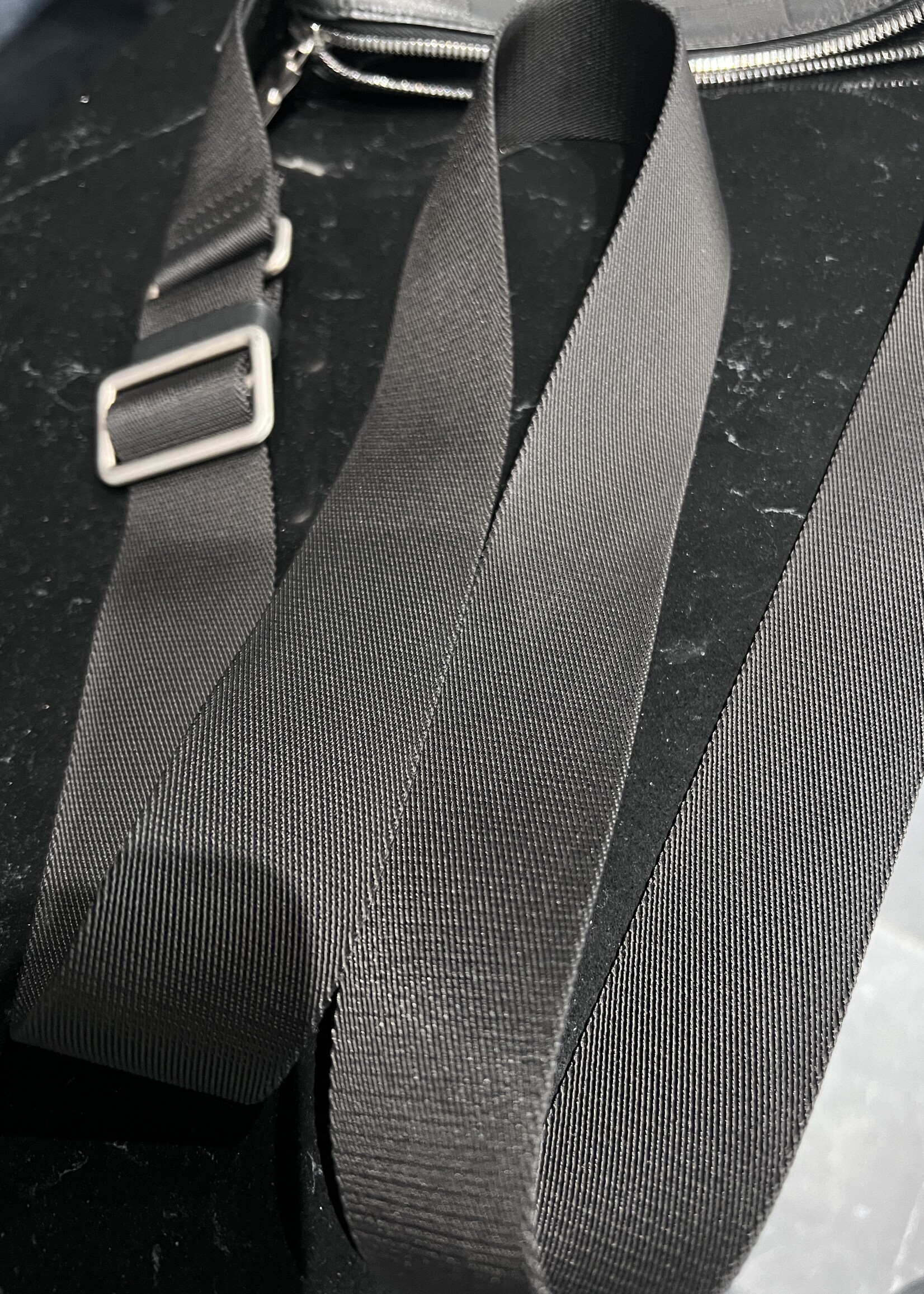 Louis Vuitton SOLD- Louis Vuitton Discovery Messanger