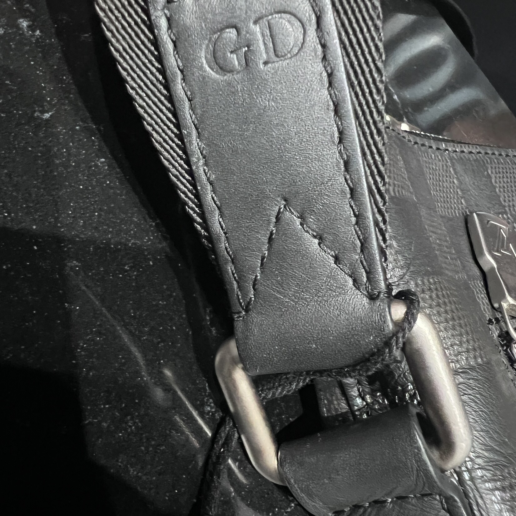 Louis Vuitton SOLD- Louis Vuitton Discovery Messanger