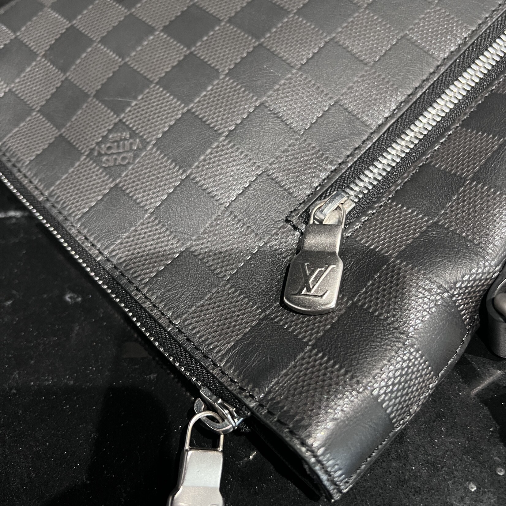 Louis Vuitton SOLD- Louis Vuitton Discovery Messanger