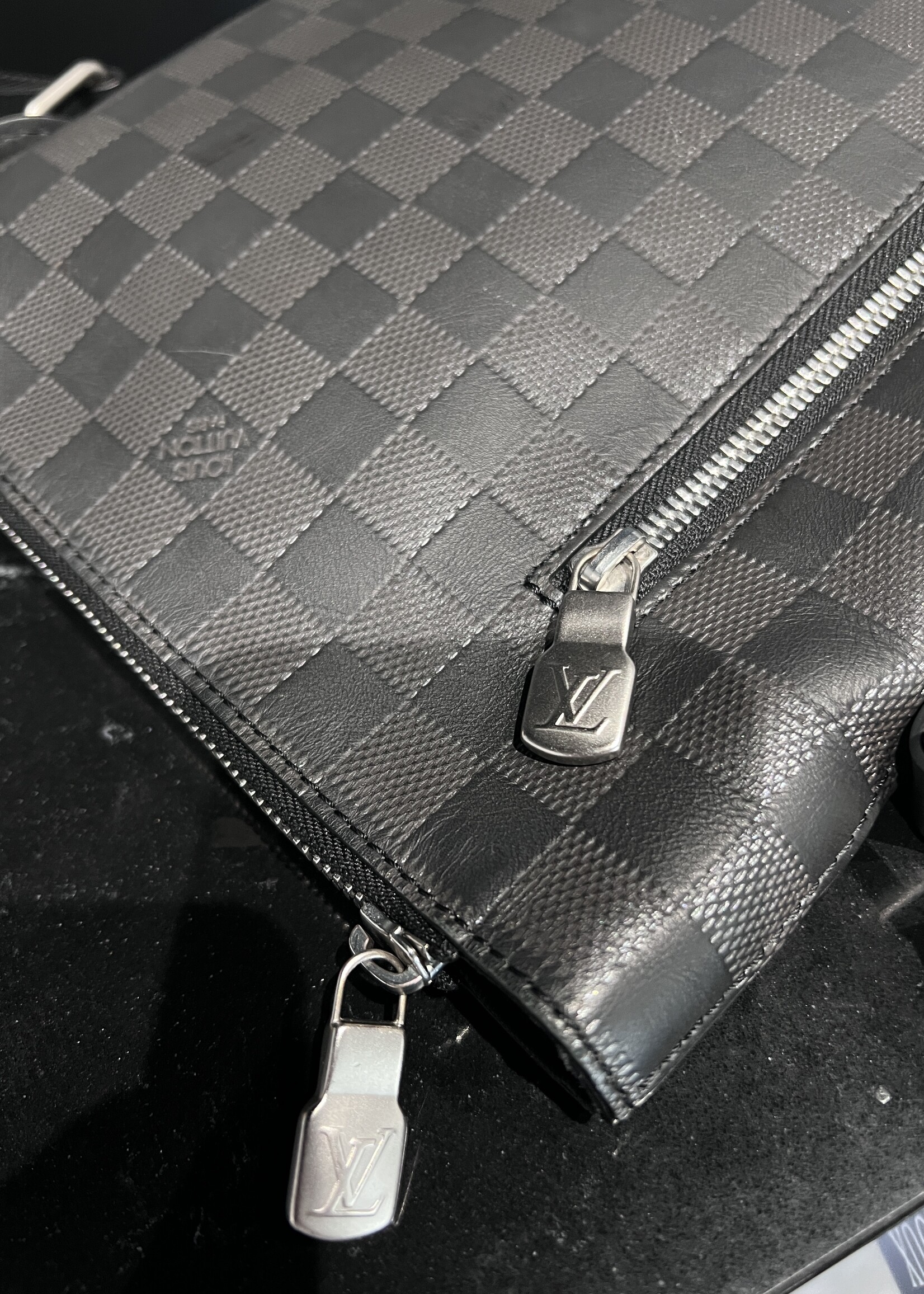 Louis Vuitton SOLD- Louis Vuitton Discovery Messanger