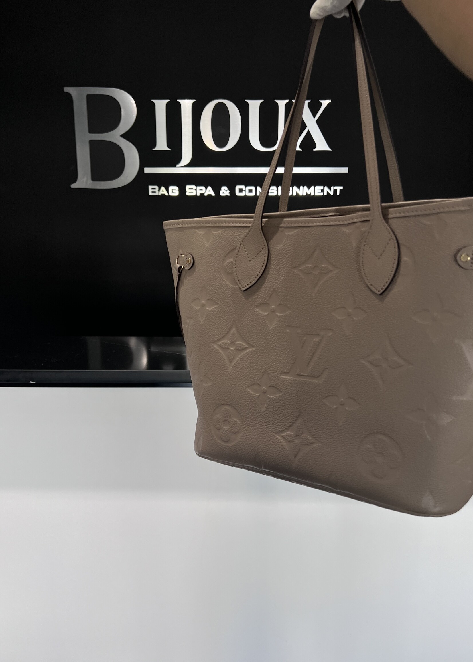 Louis Vuitton SOLD- Louis Vuitton Neverfull MM Turtledove