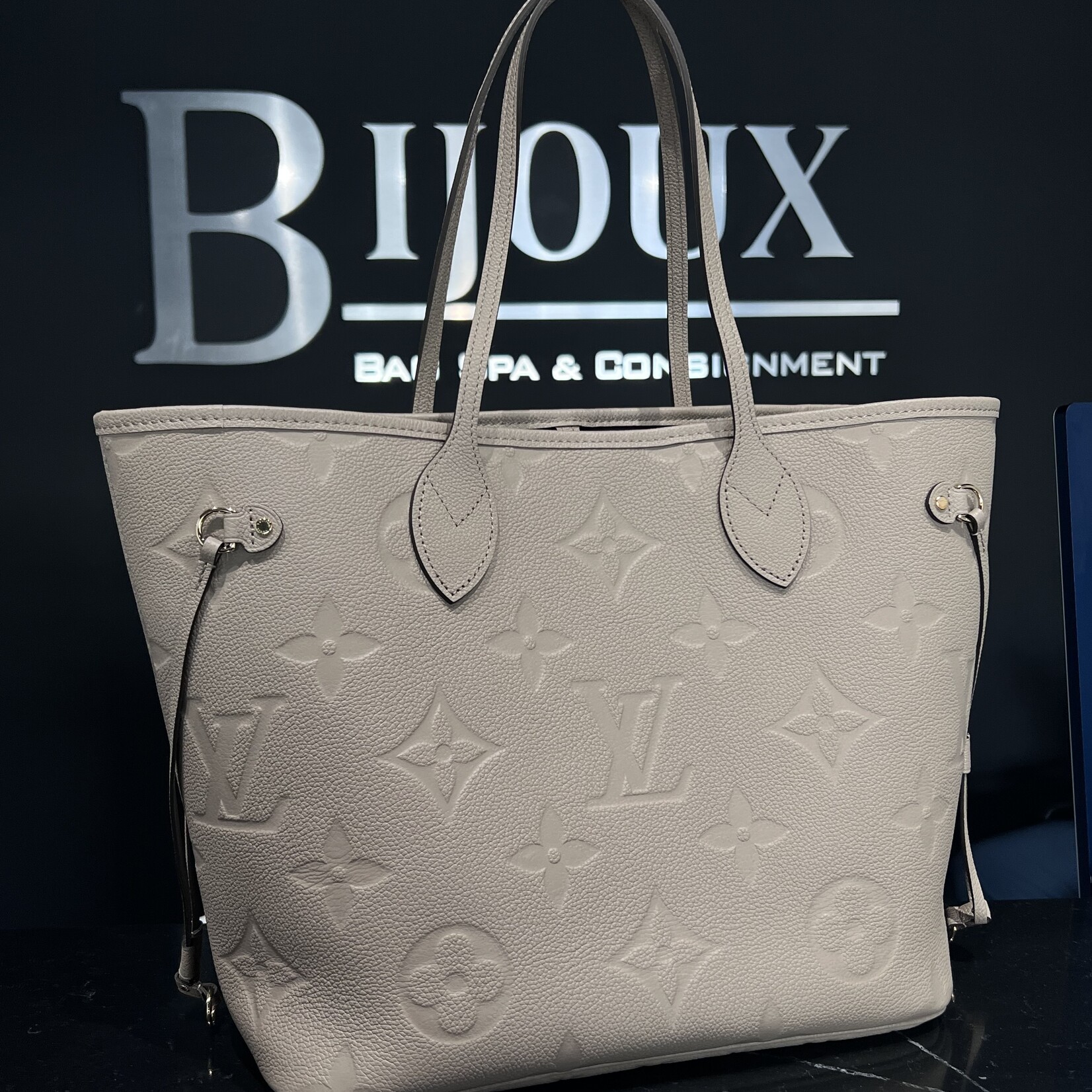 Louis Vuitton SOLD- Louis Vuitton Neverfull MM Turtledove
