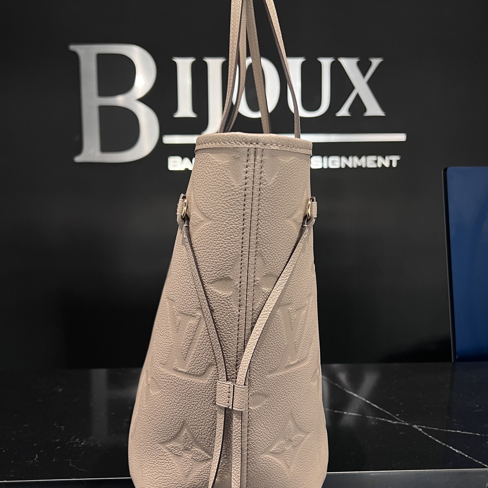 Louis Vuitton SOLD- Louis Vuitton Neverfull MM Turtledove