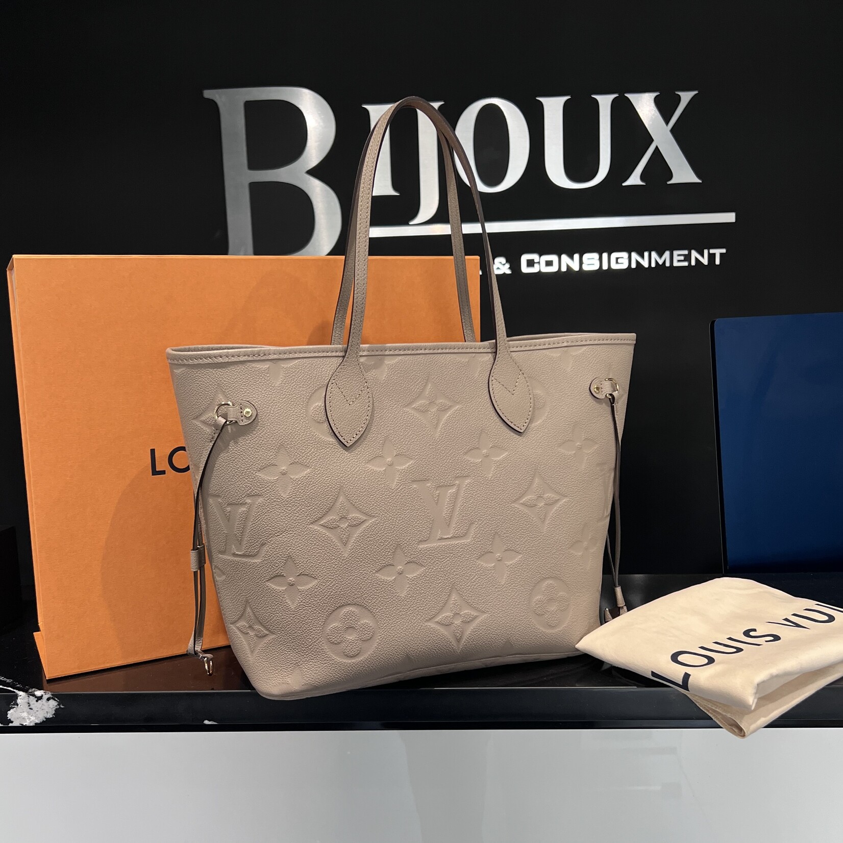 Louis Vuitton SOLD- Louis Vuitton Neverfull MM Turtledove