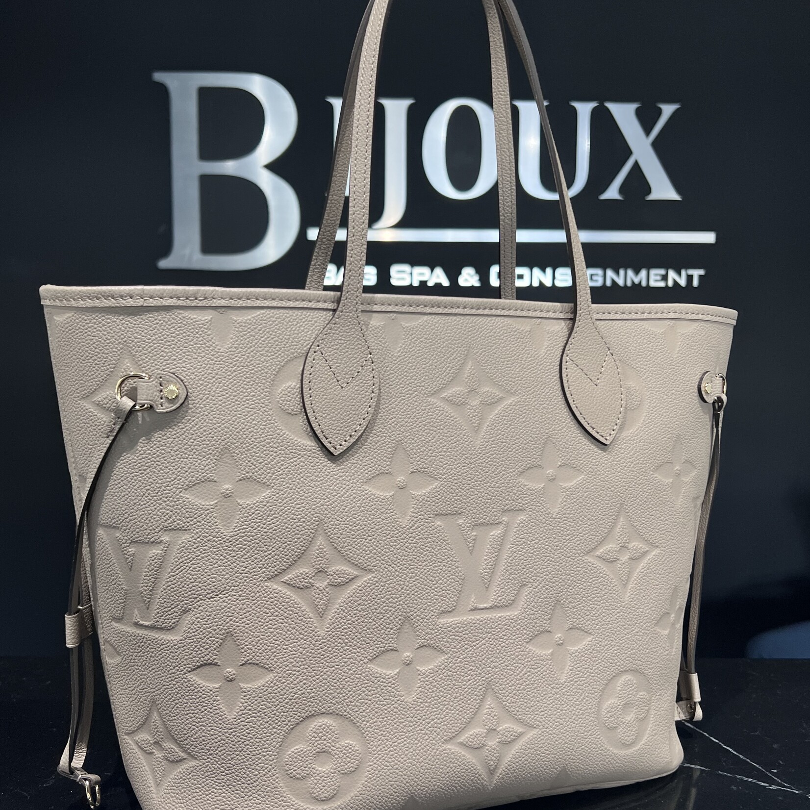 Louis Vuitton SOLD- Louis Vuitton Neverfull MM Turtledove
