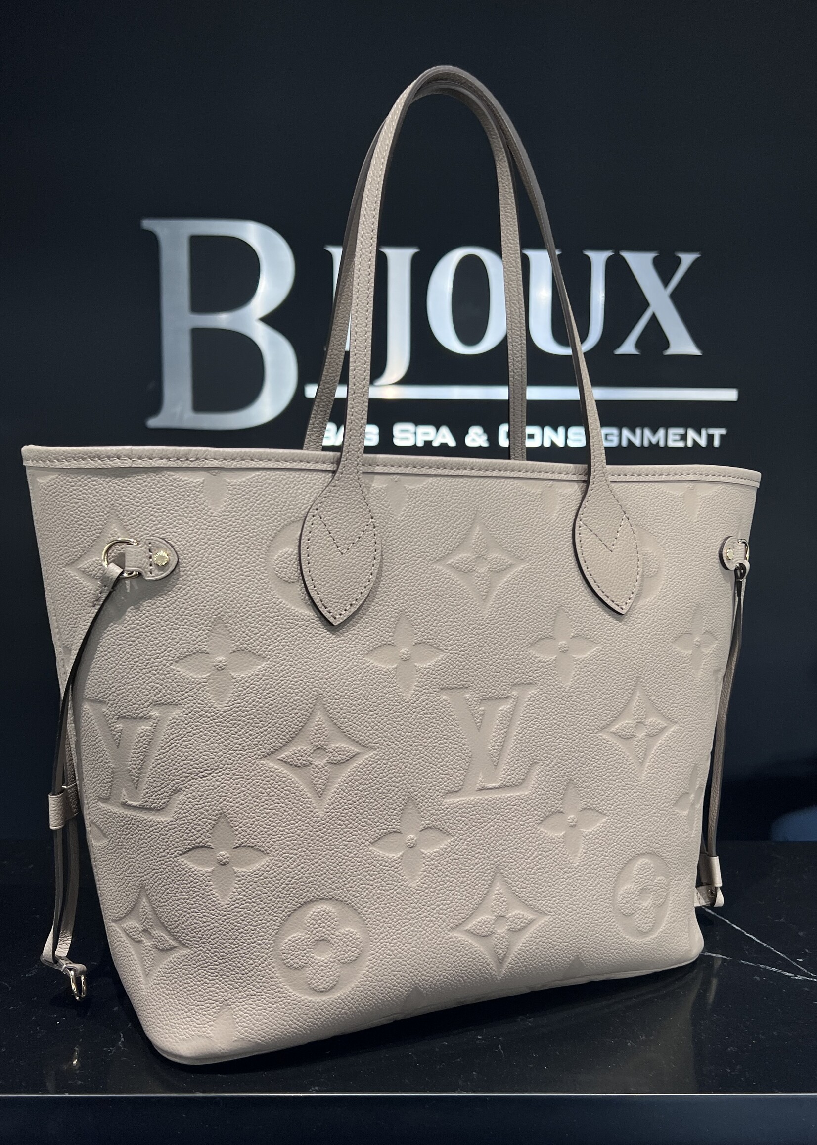 Louis Vuitton SOLD- Louis Vuitton Neverfull MM Turtledove