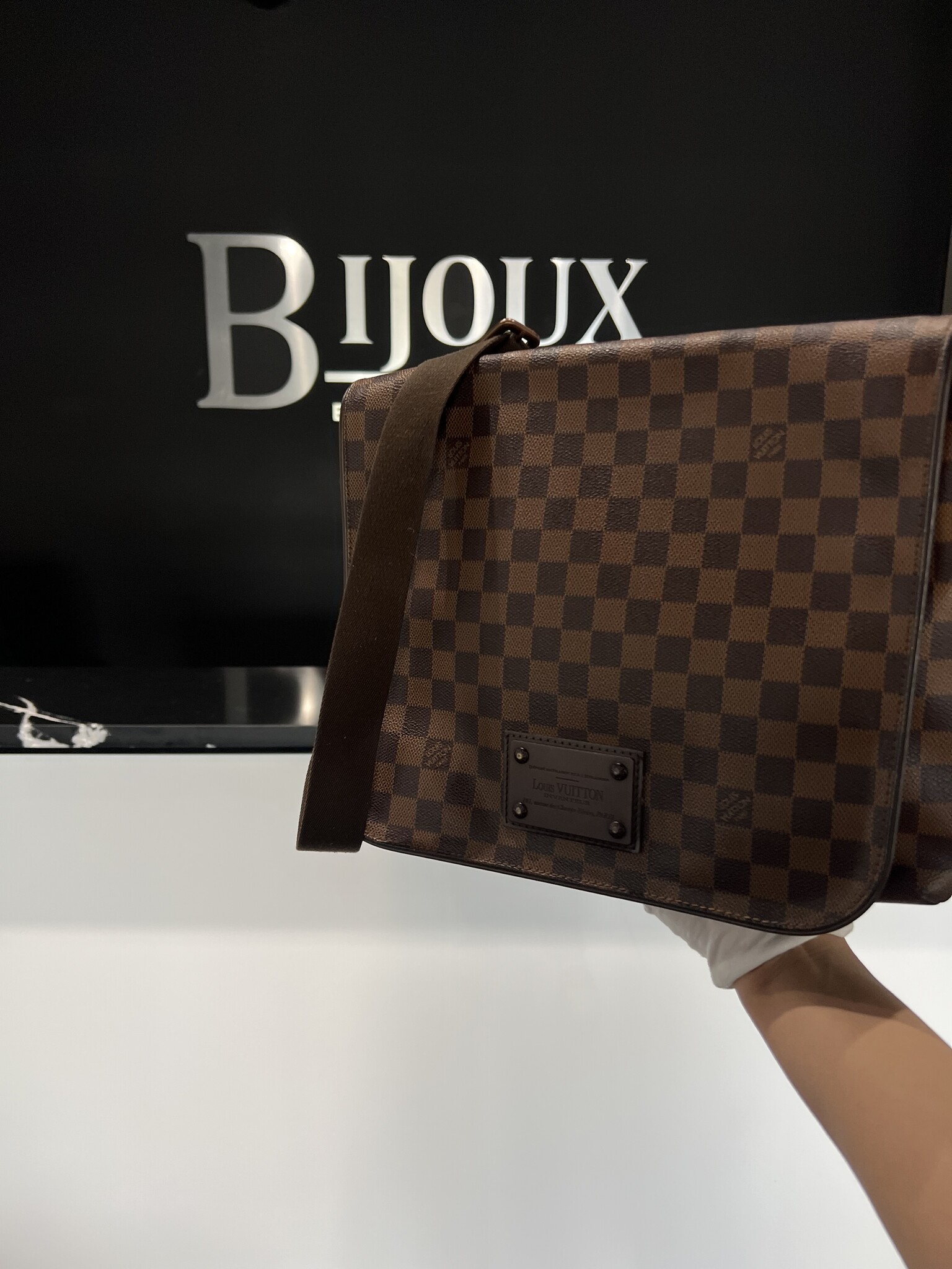 Louis Vuitton Brooklyn MM Messenger Bijoux Bag Spa Consignment